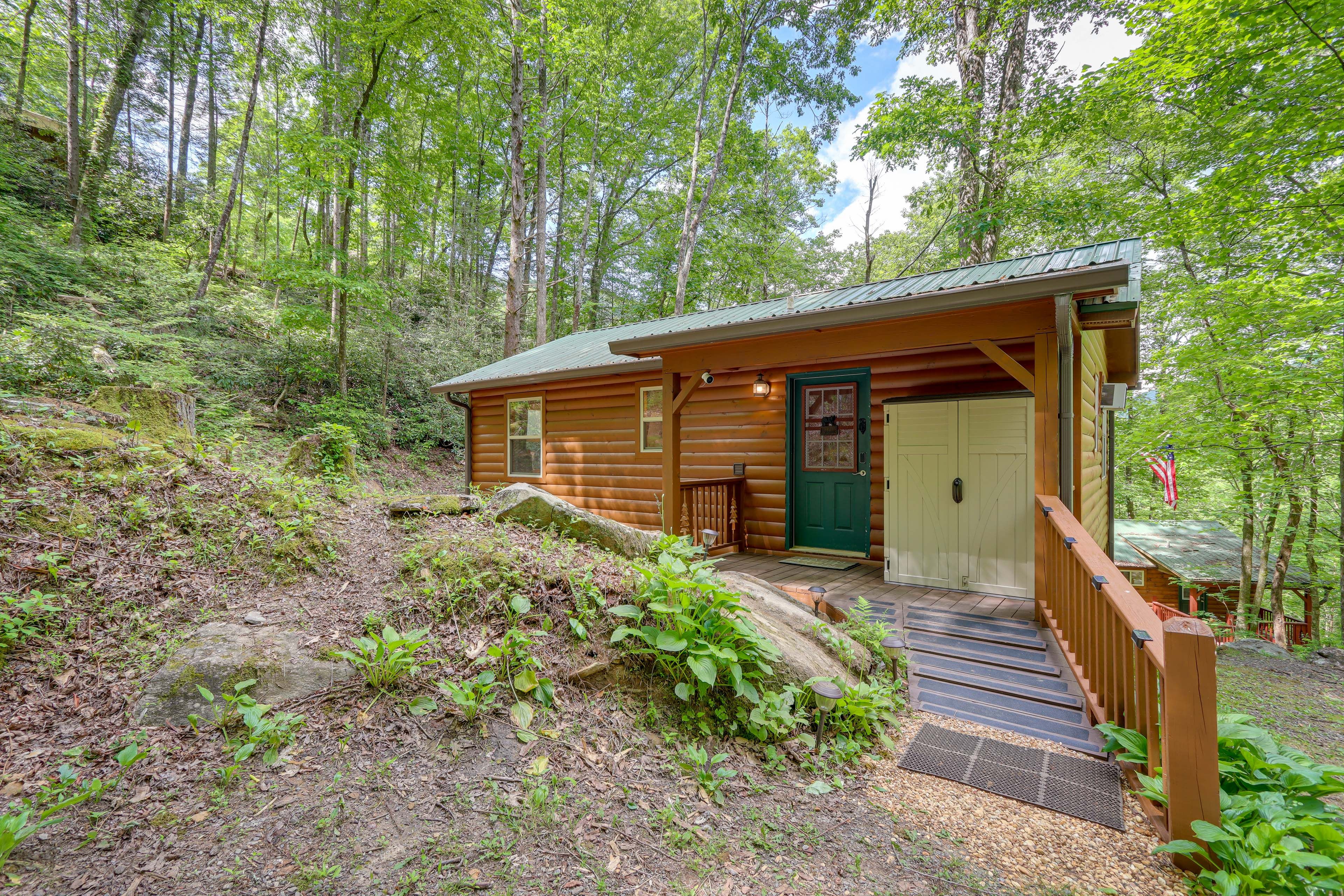 Cabin Exterior | Driveway Parking (3 Vehicles)