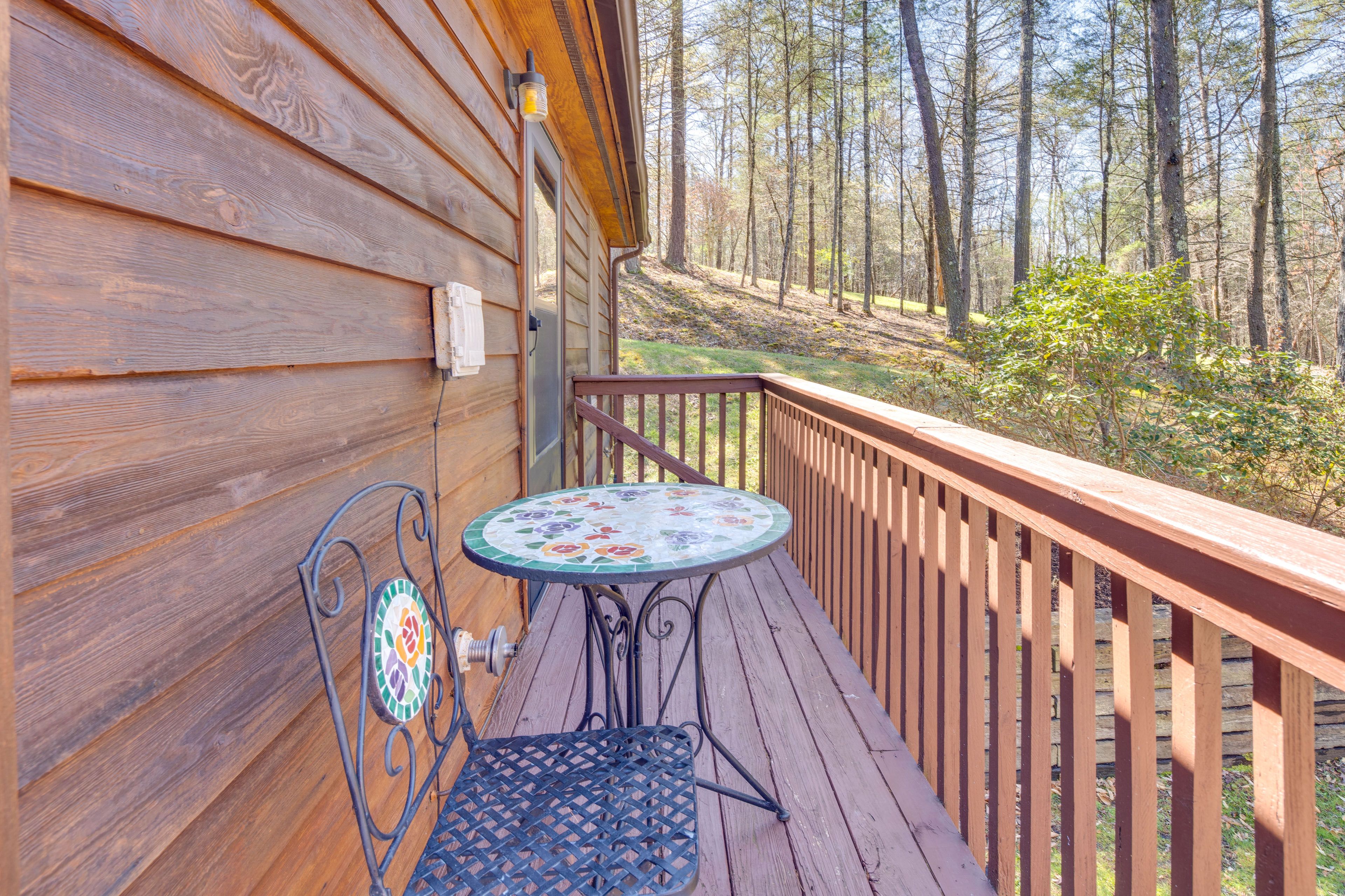 Wraparound Deck | Gas Grill (Propane Provided)