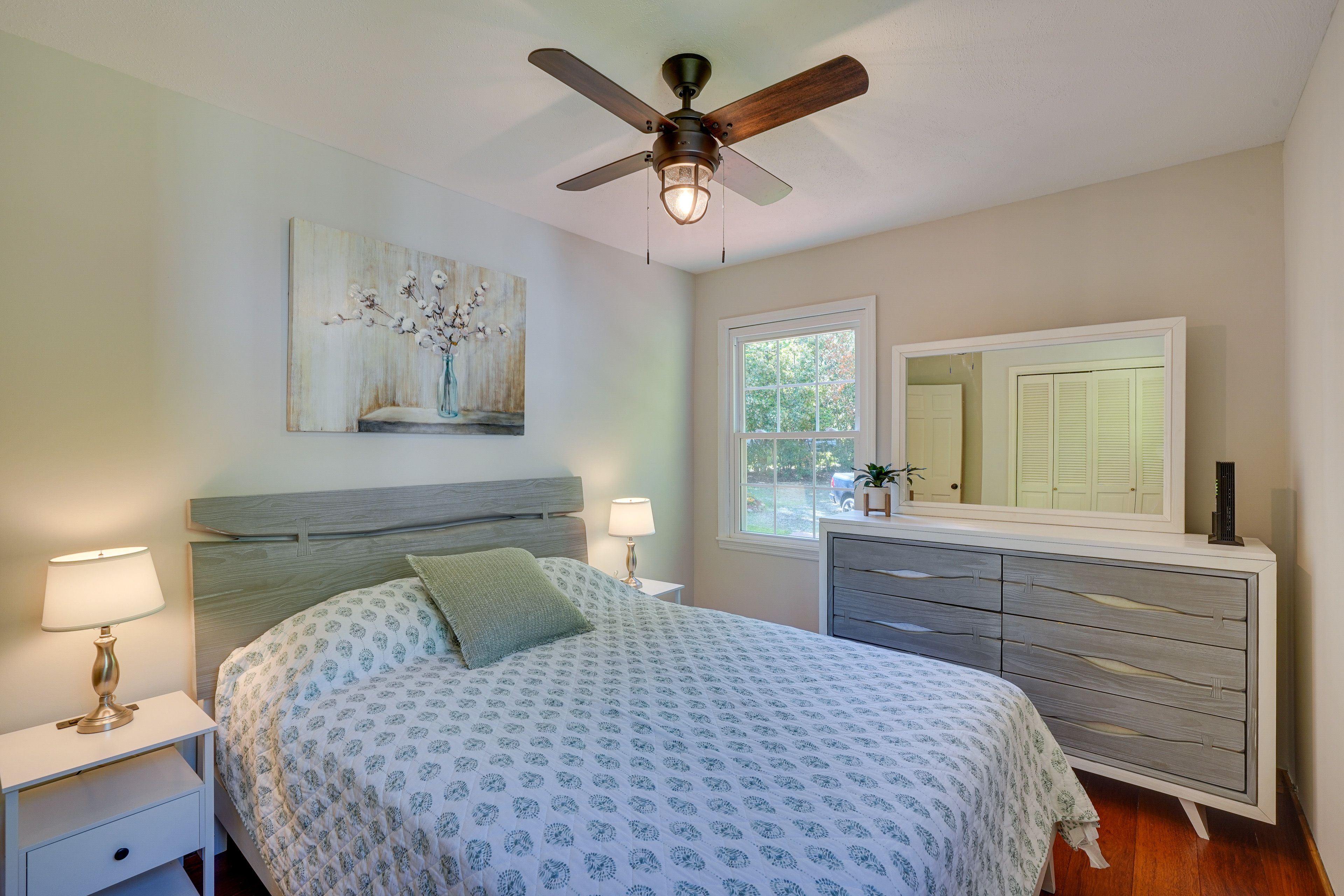 Bedroom 2 | Queen Bed