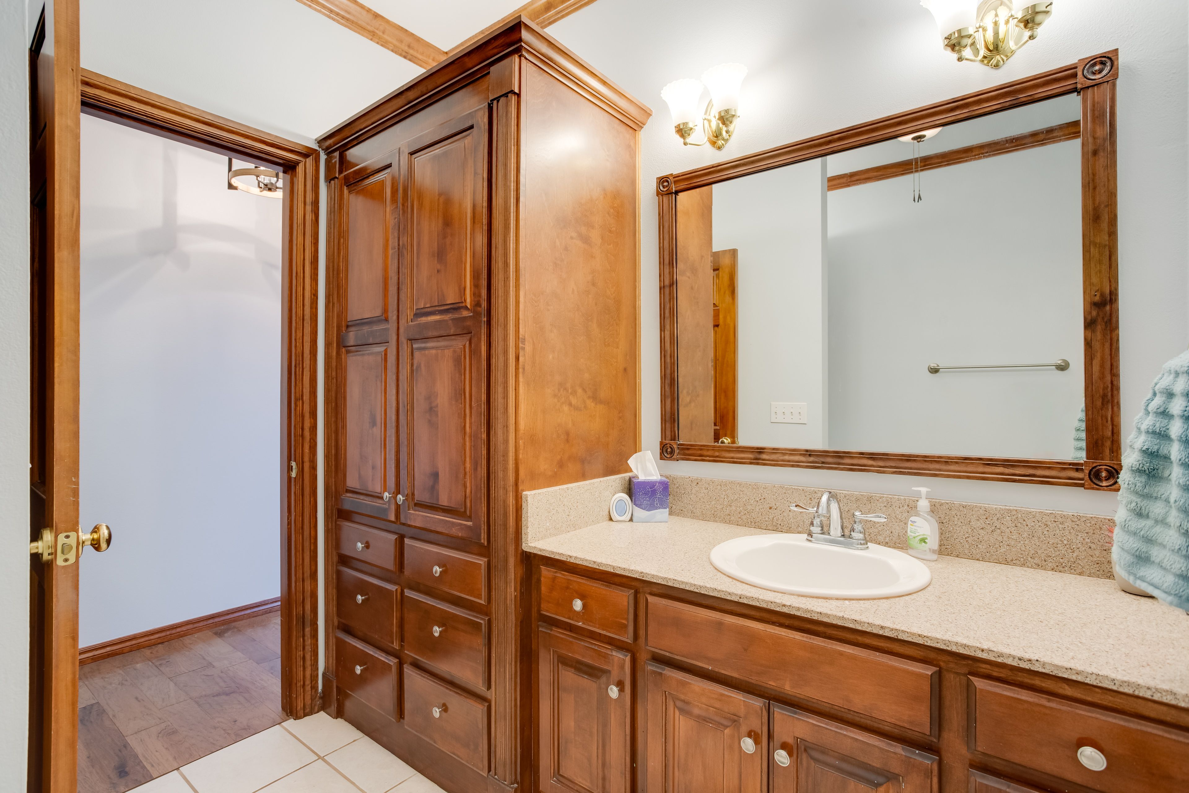 Full Bathroom | 1st Floor