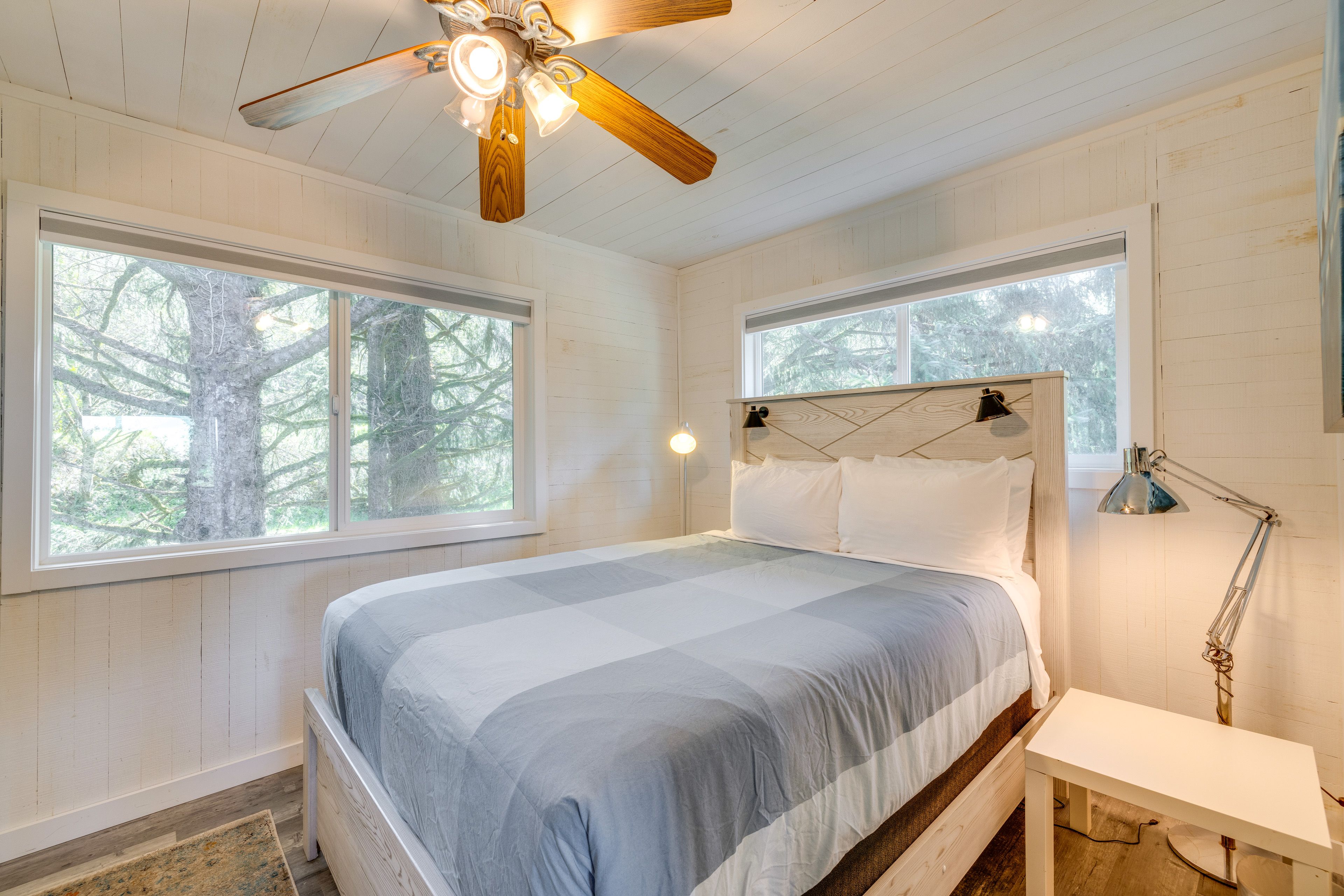 Bedroom 1 | Queen Bed | Linens Provided