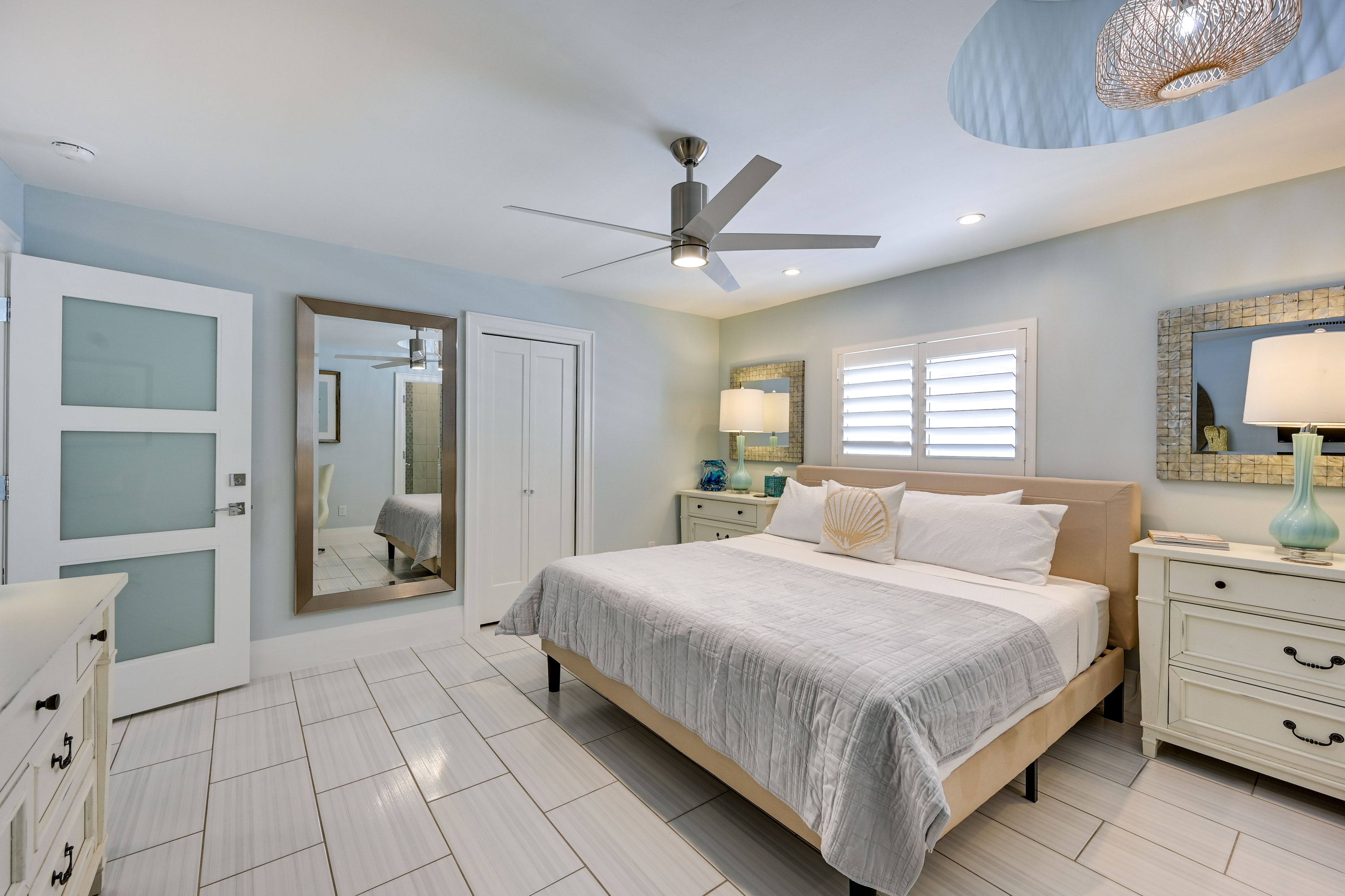 Bedroom Suite | California King Bed | Linens Provided