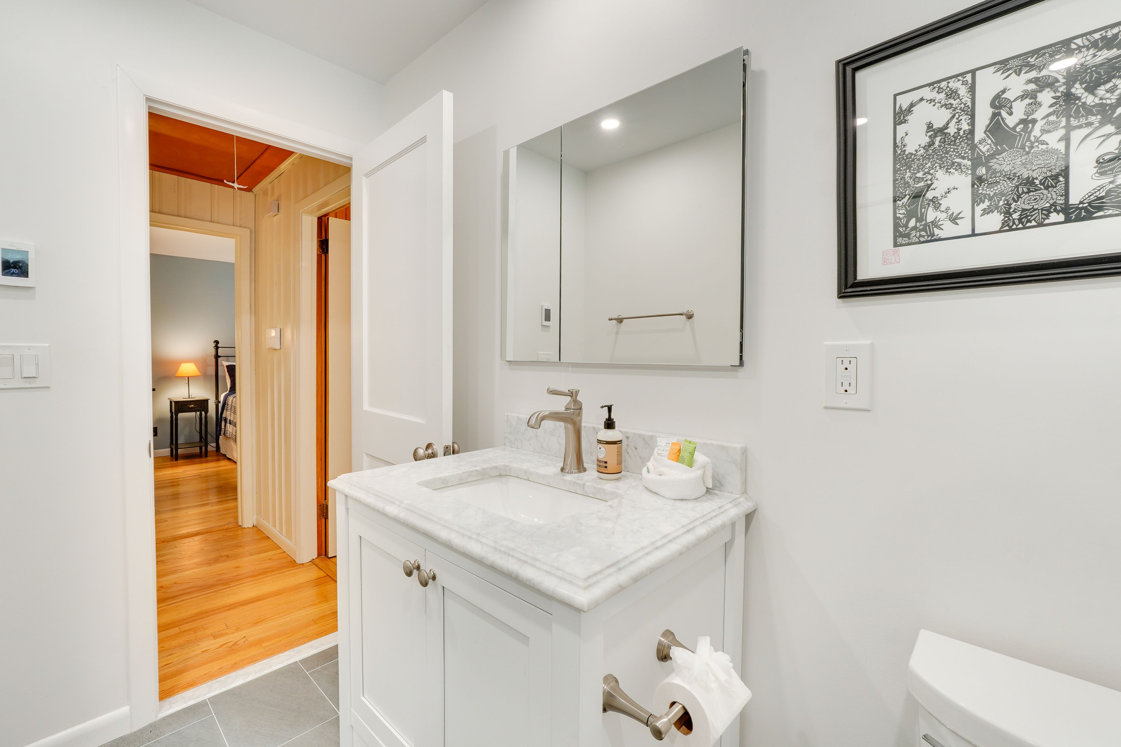 Full Bathroom | Complimentary Toiletries | Main Floor