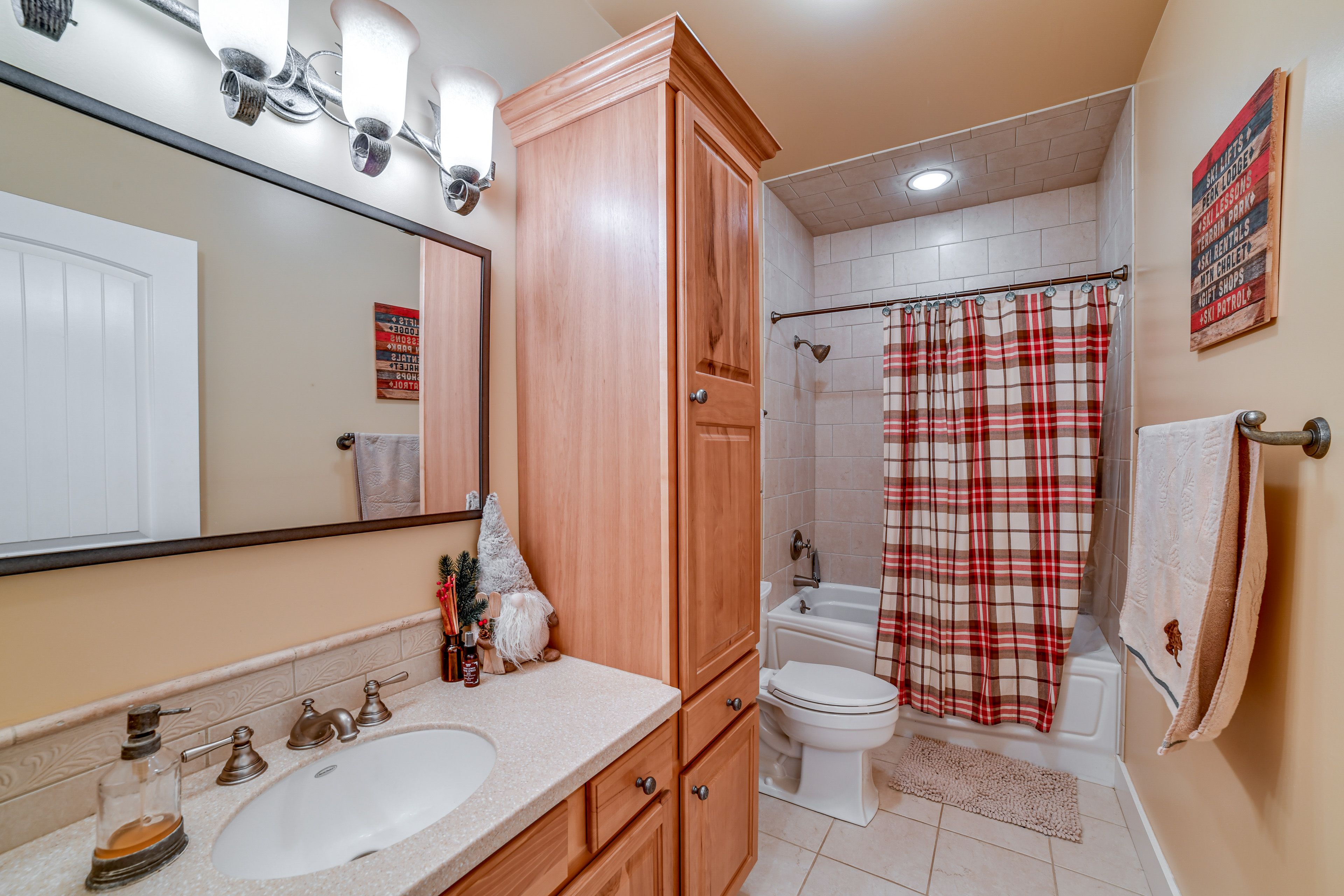 Full Bathroom