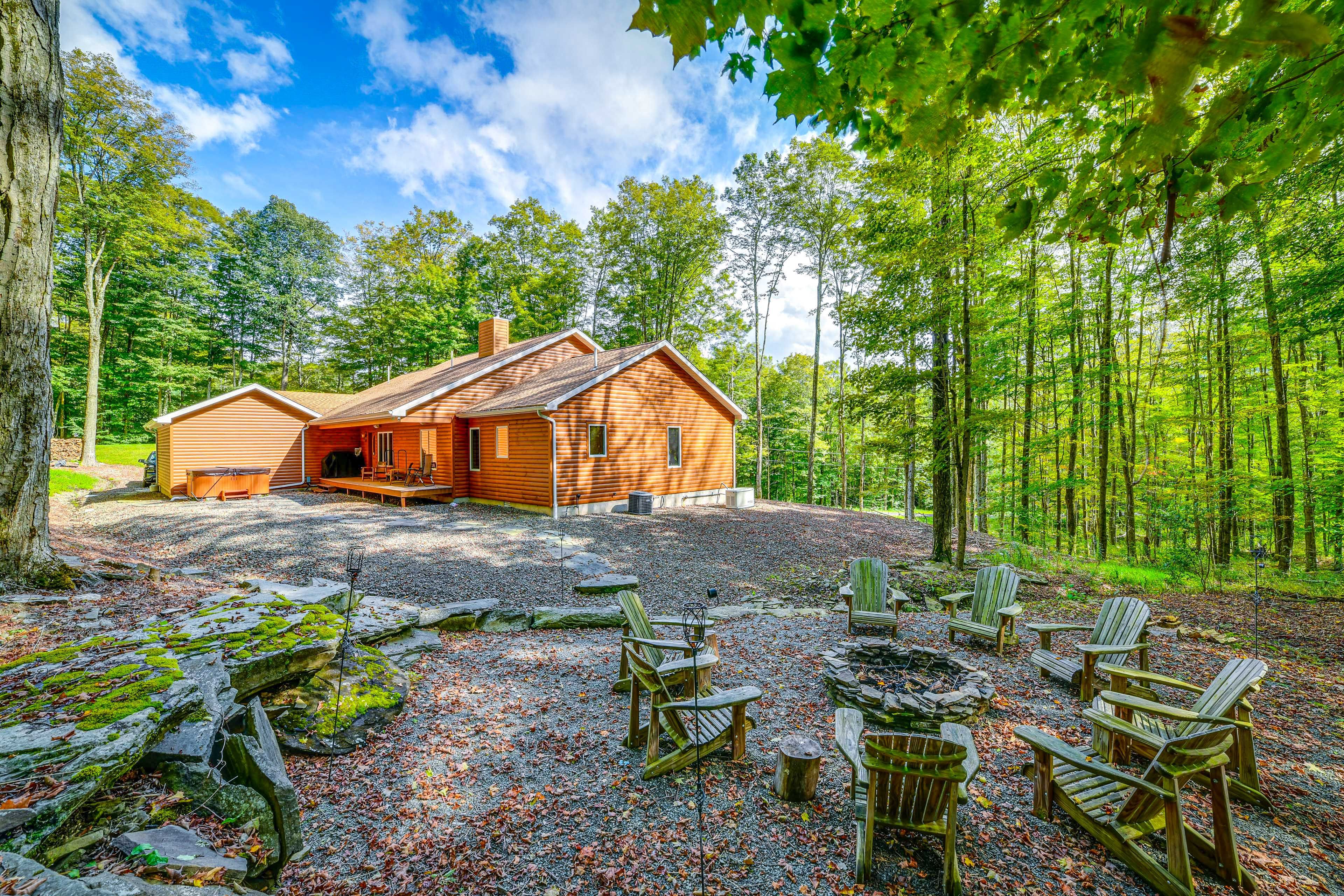 Union Dale Vacation Rental | 3BR | 2BA | 2,000 Sq Ft | Stairs Required