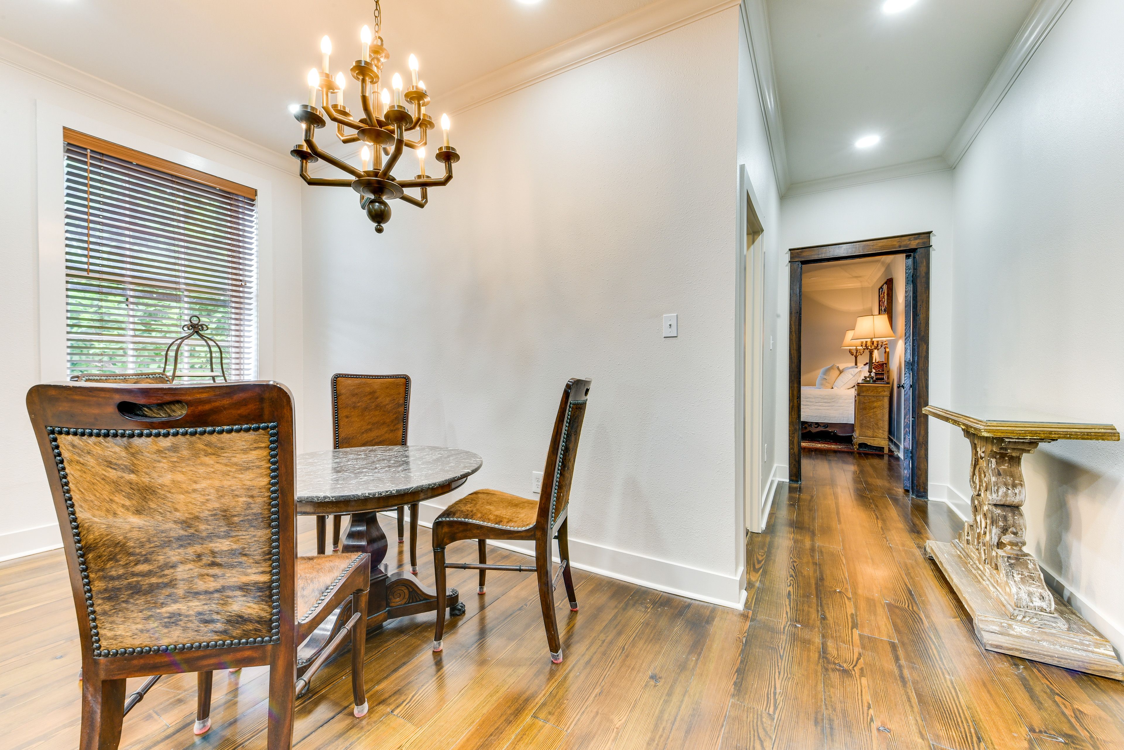 Dining Area | Dining Table | Dishware/Flatware