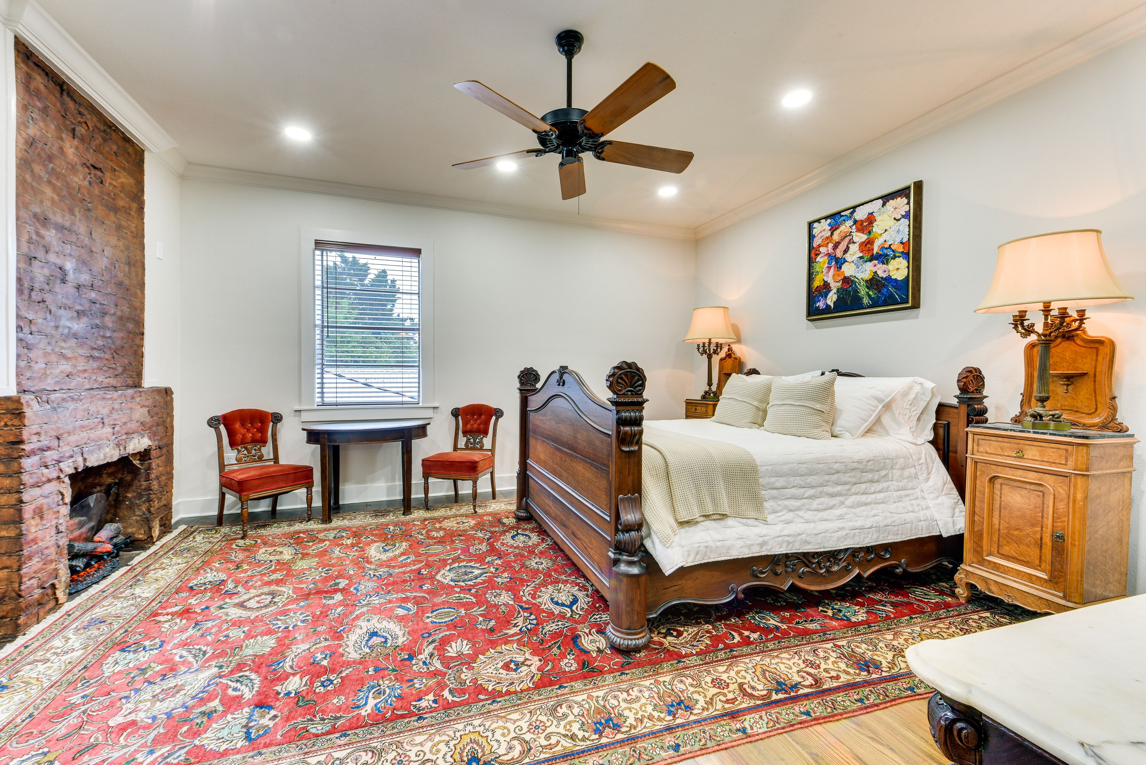 Bedroom | Queen Bed | Linens Provided | Laptop-Friendly Workspace | Fireplace
