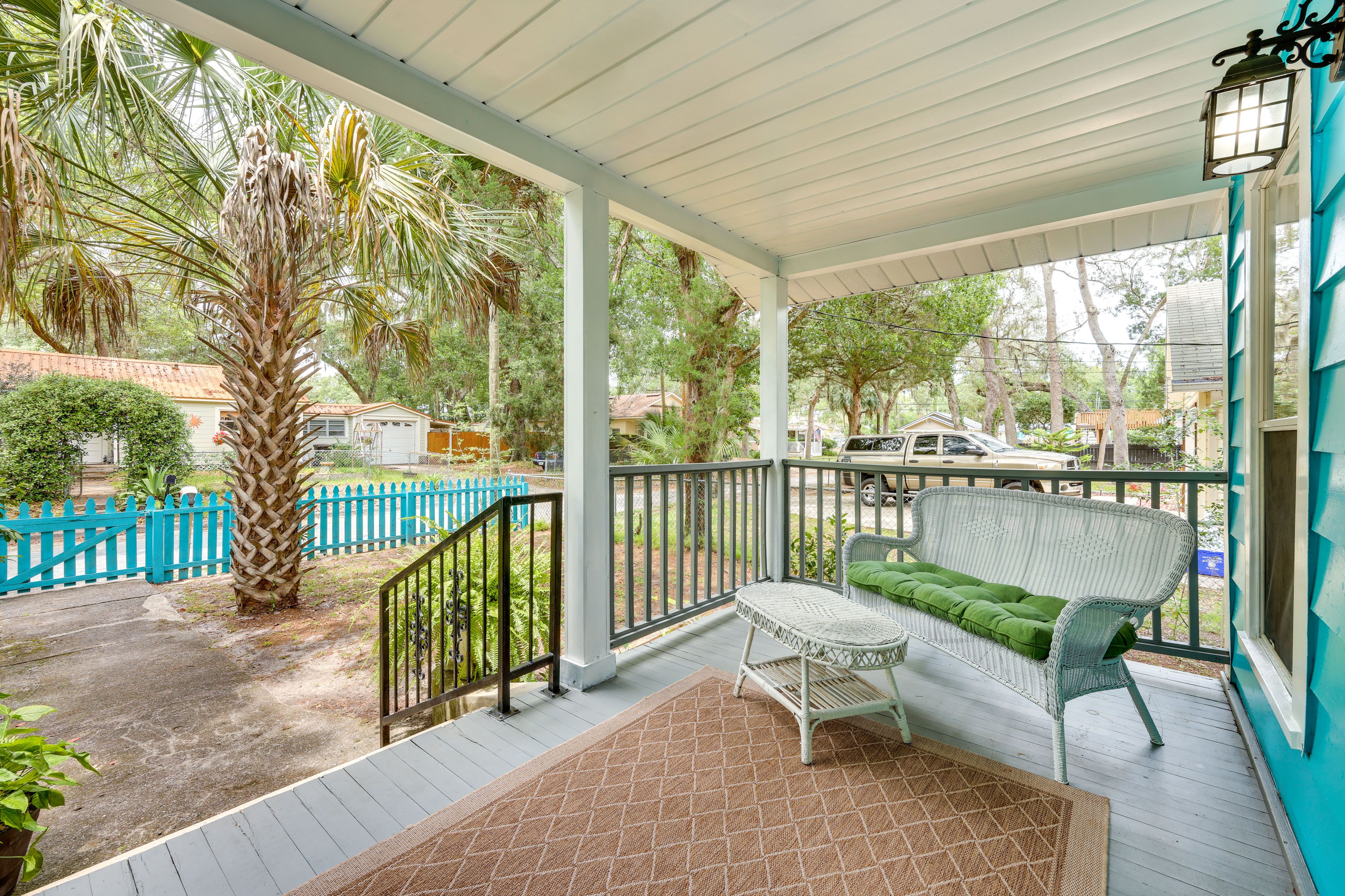 Front Porch | Great Location