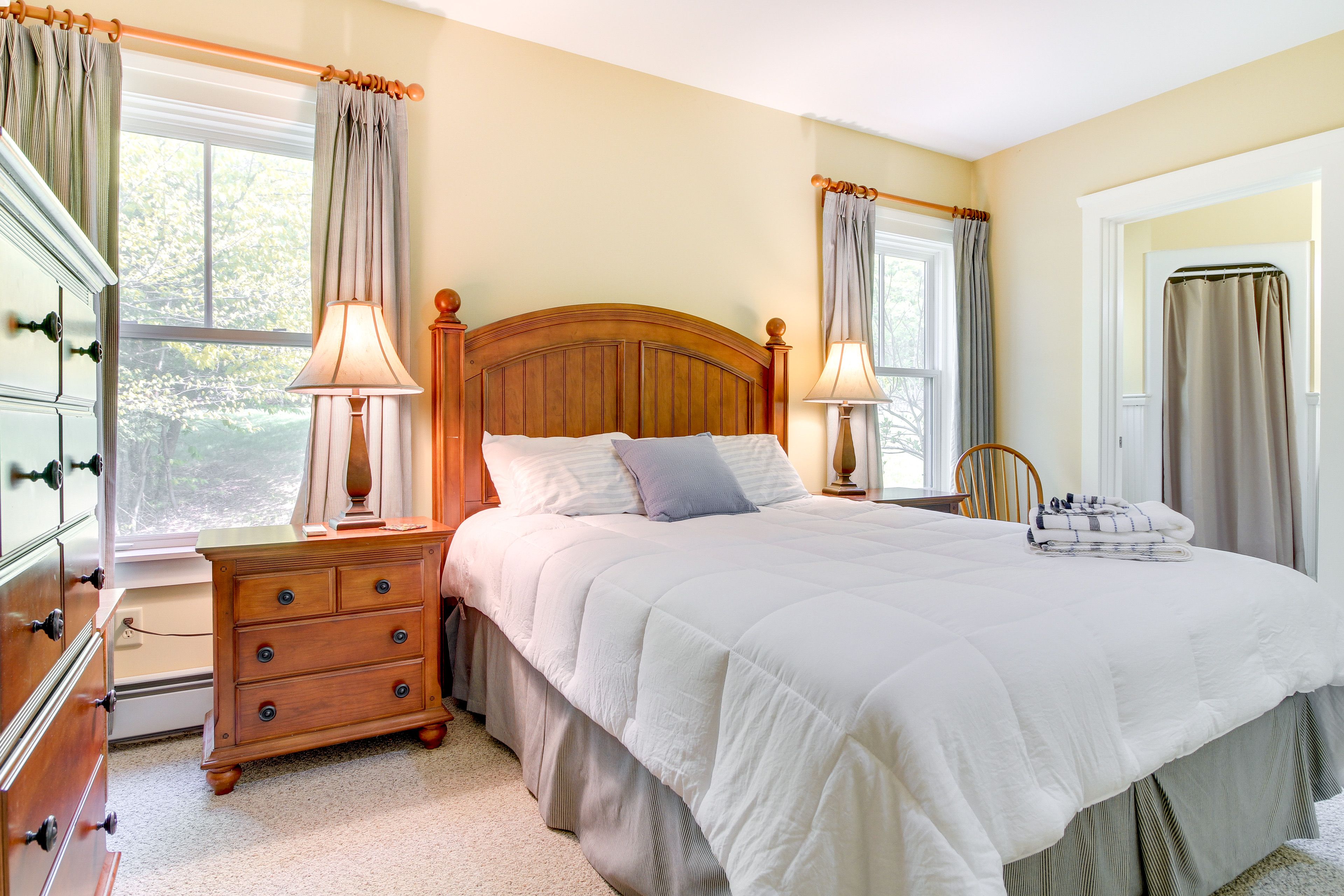 Bedroom 2 | Queen Bed