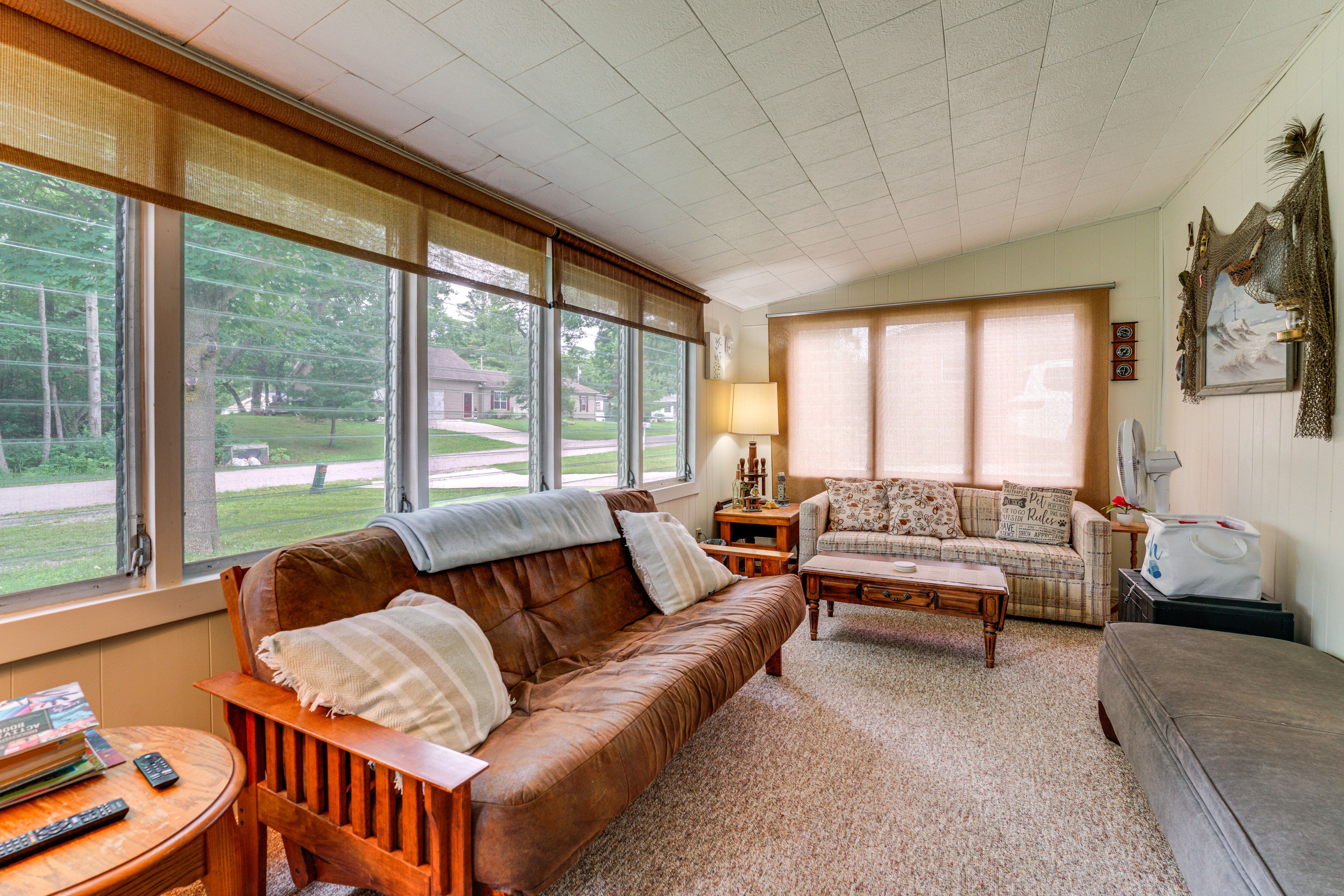 Interior | Central Heating | Mini-Split A/C & Heating Units | Free WiFi