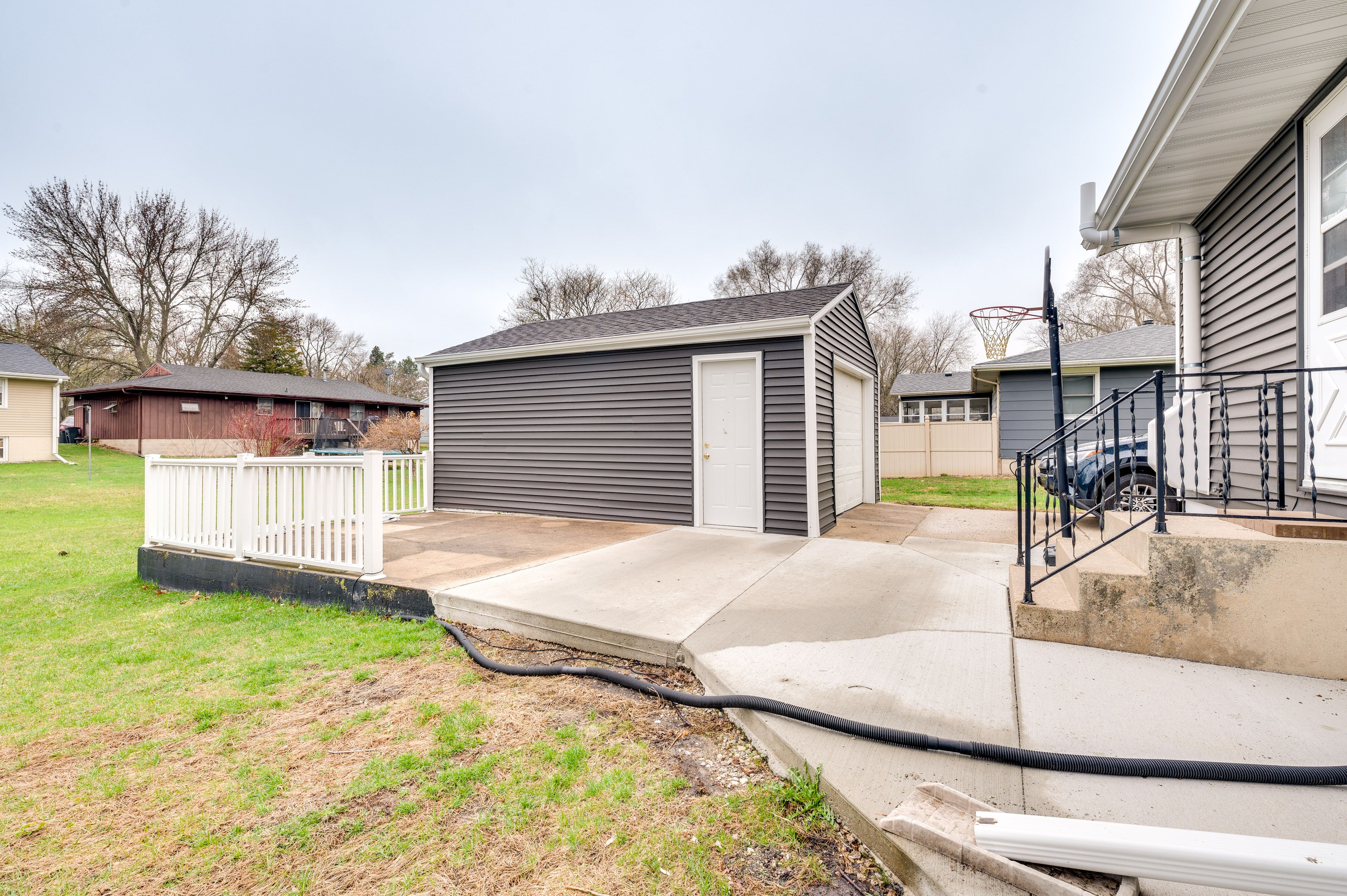 Back Exterior | Patio | Fire Pit