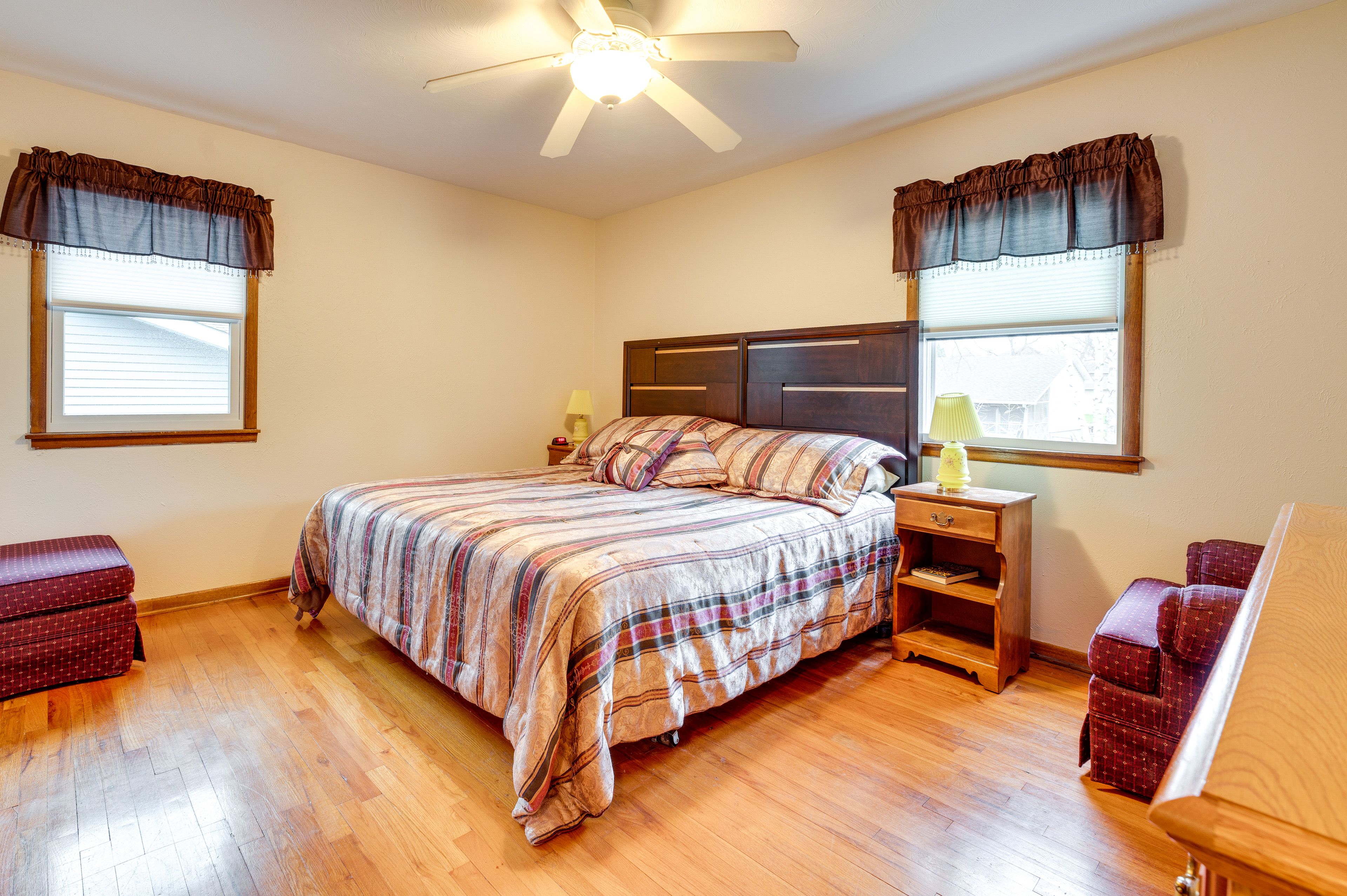 Bedroom 1 | King Bed | Linens Provided
