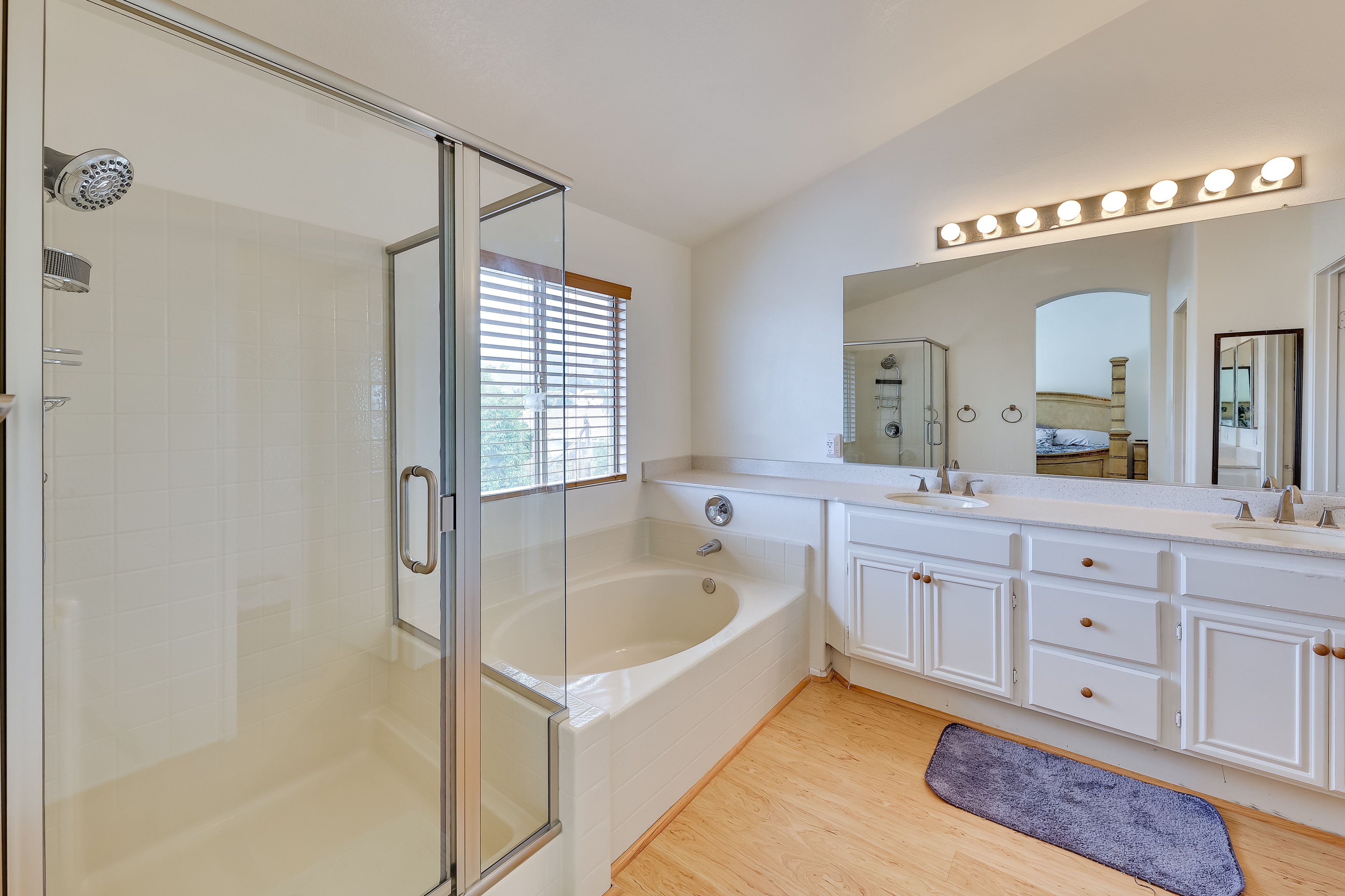 En-Suite Bathroom | Towels Provided