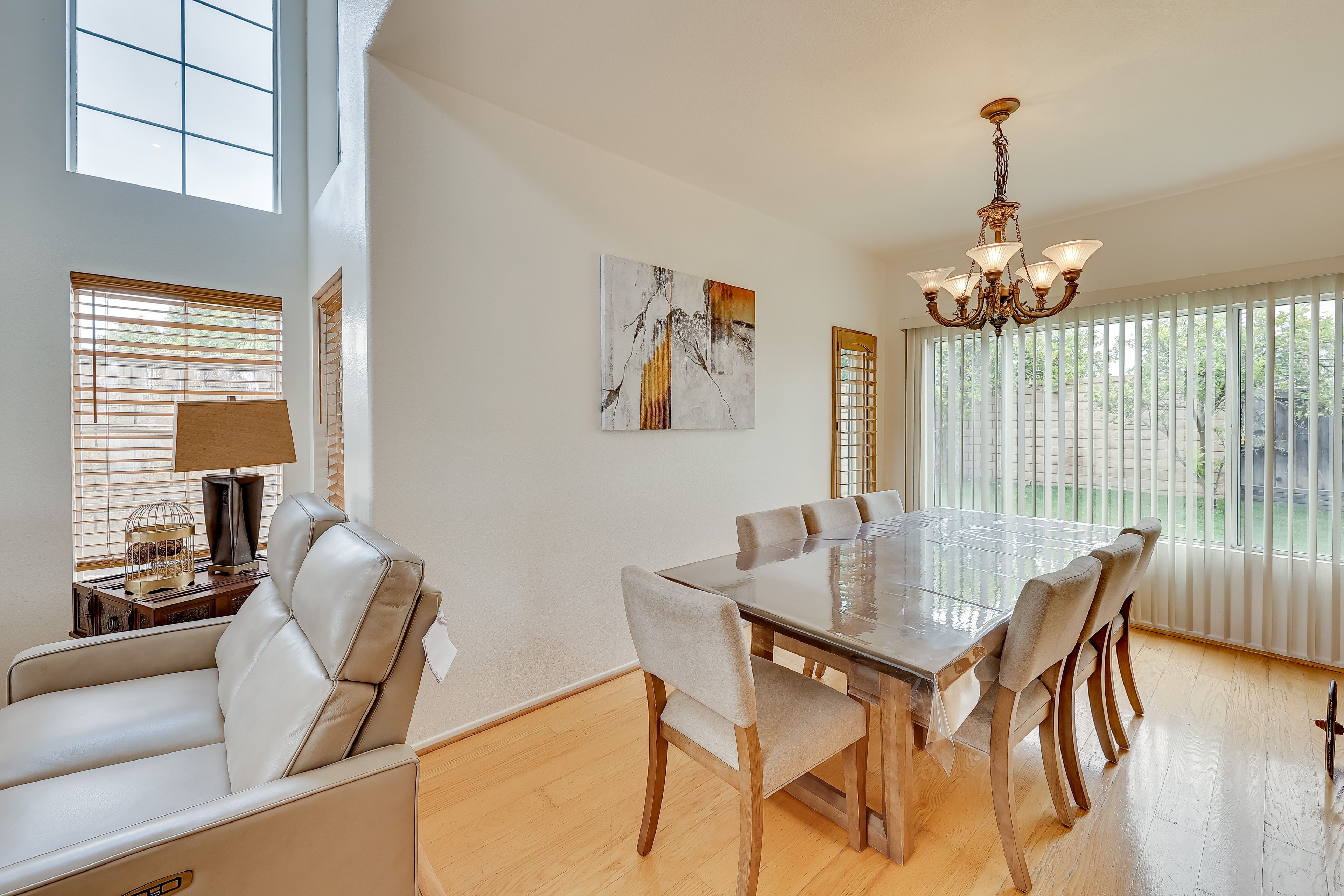 Dining Area | Dishware/Flatware Provided | Free WiFi