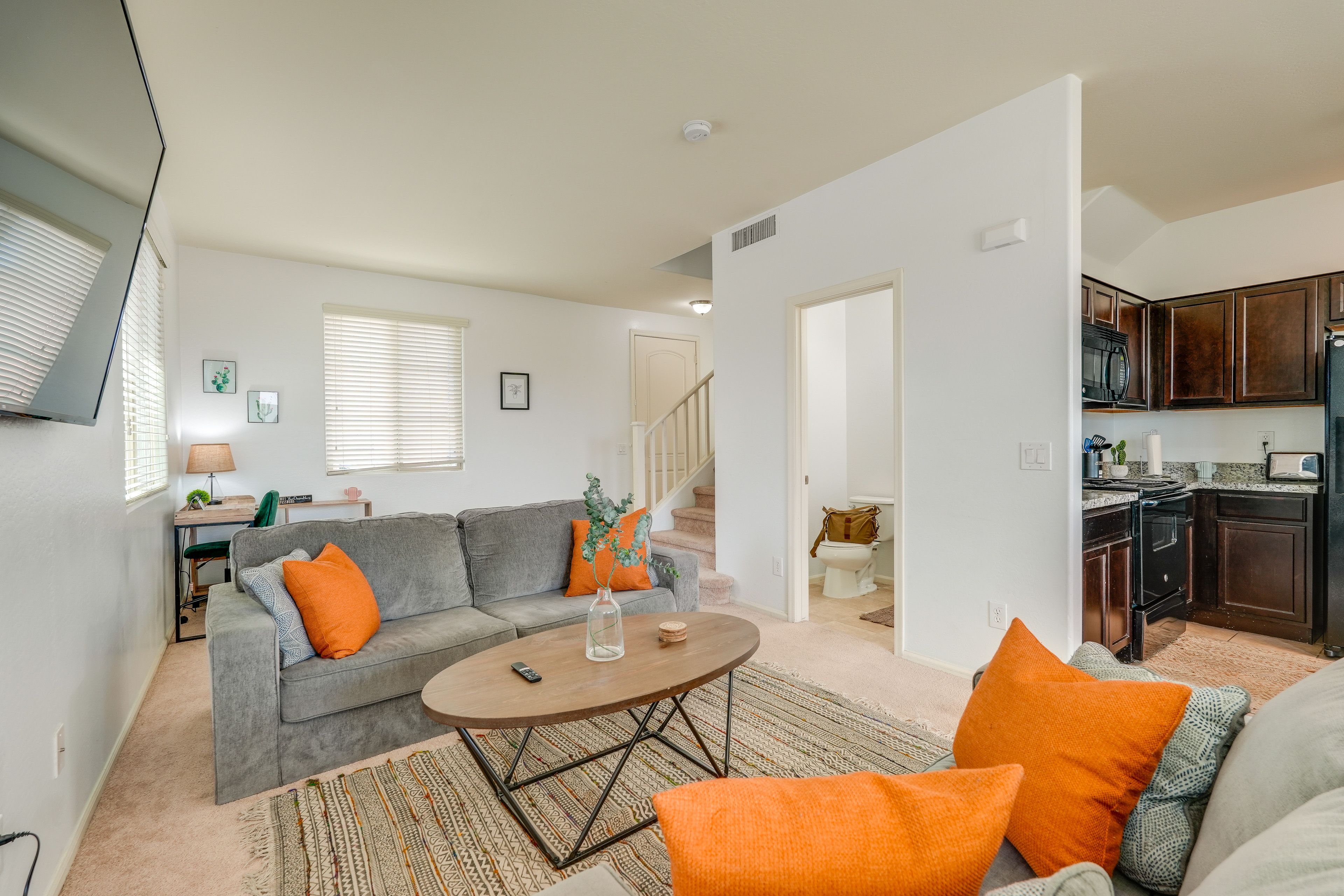 Living Room | Smart TV | Central Air Conditioning