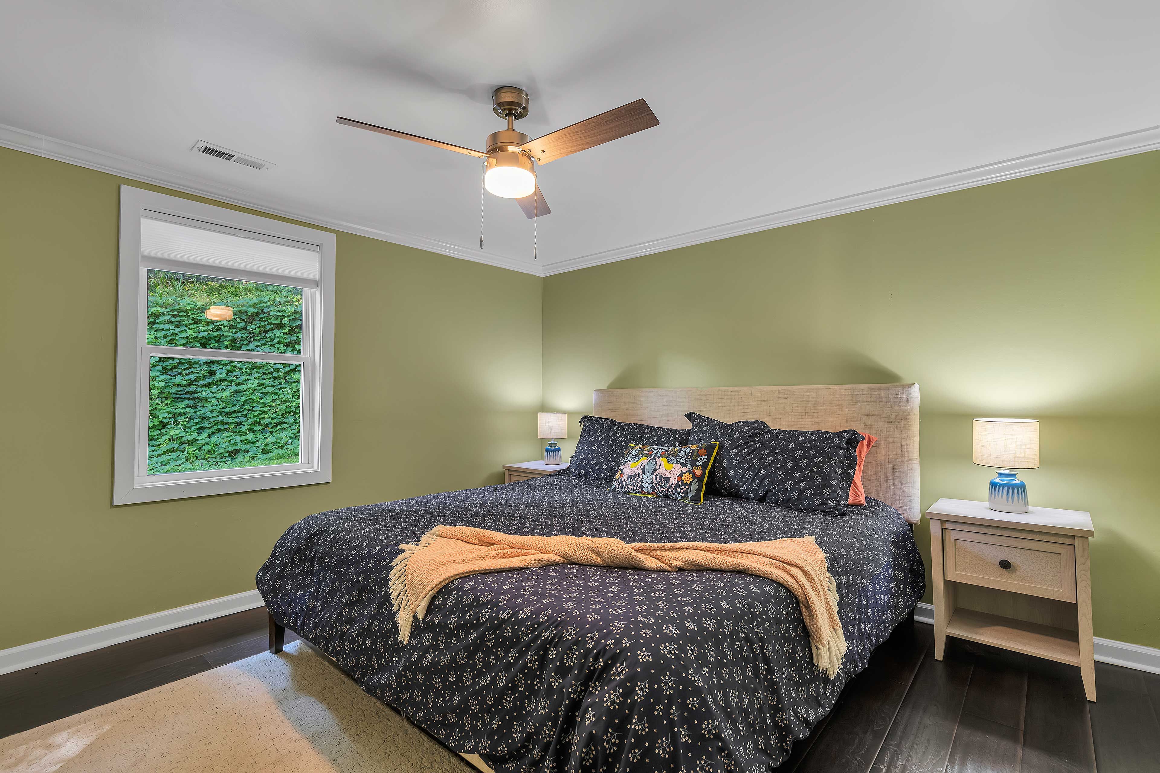Bedroom 2 | King Bed