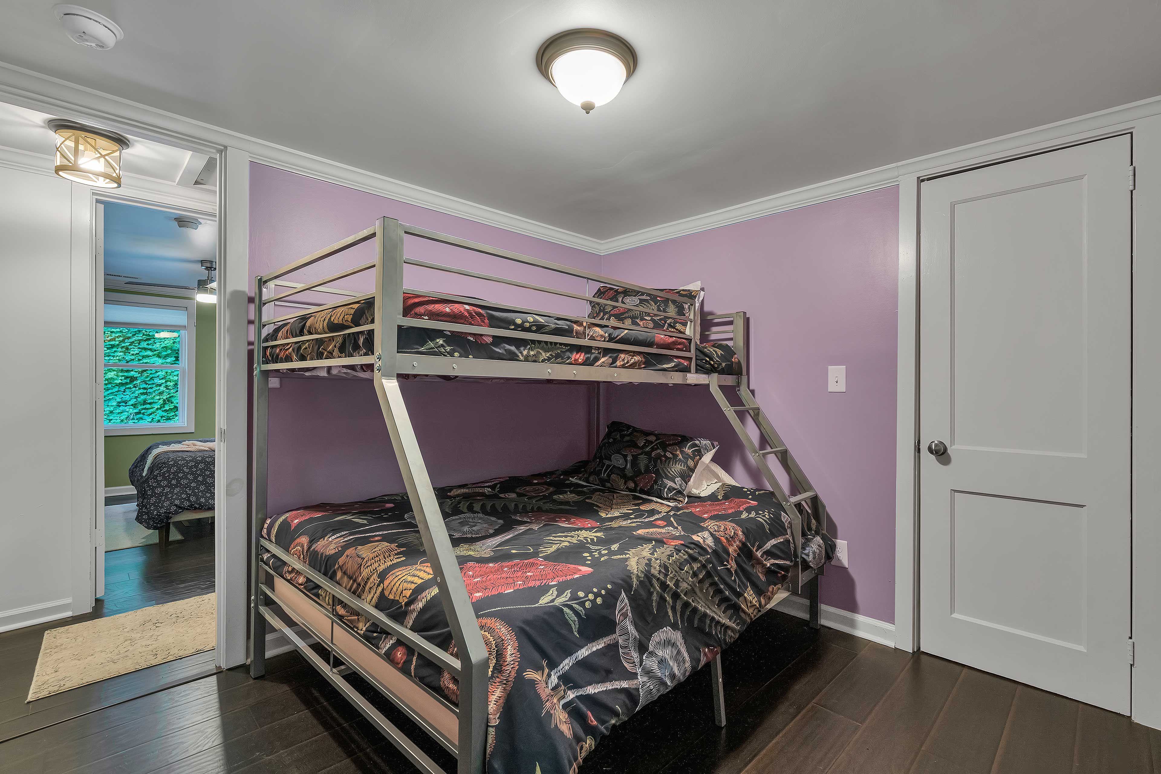 Bedroom 3 | Twin/Full Bunk Bed