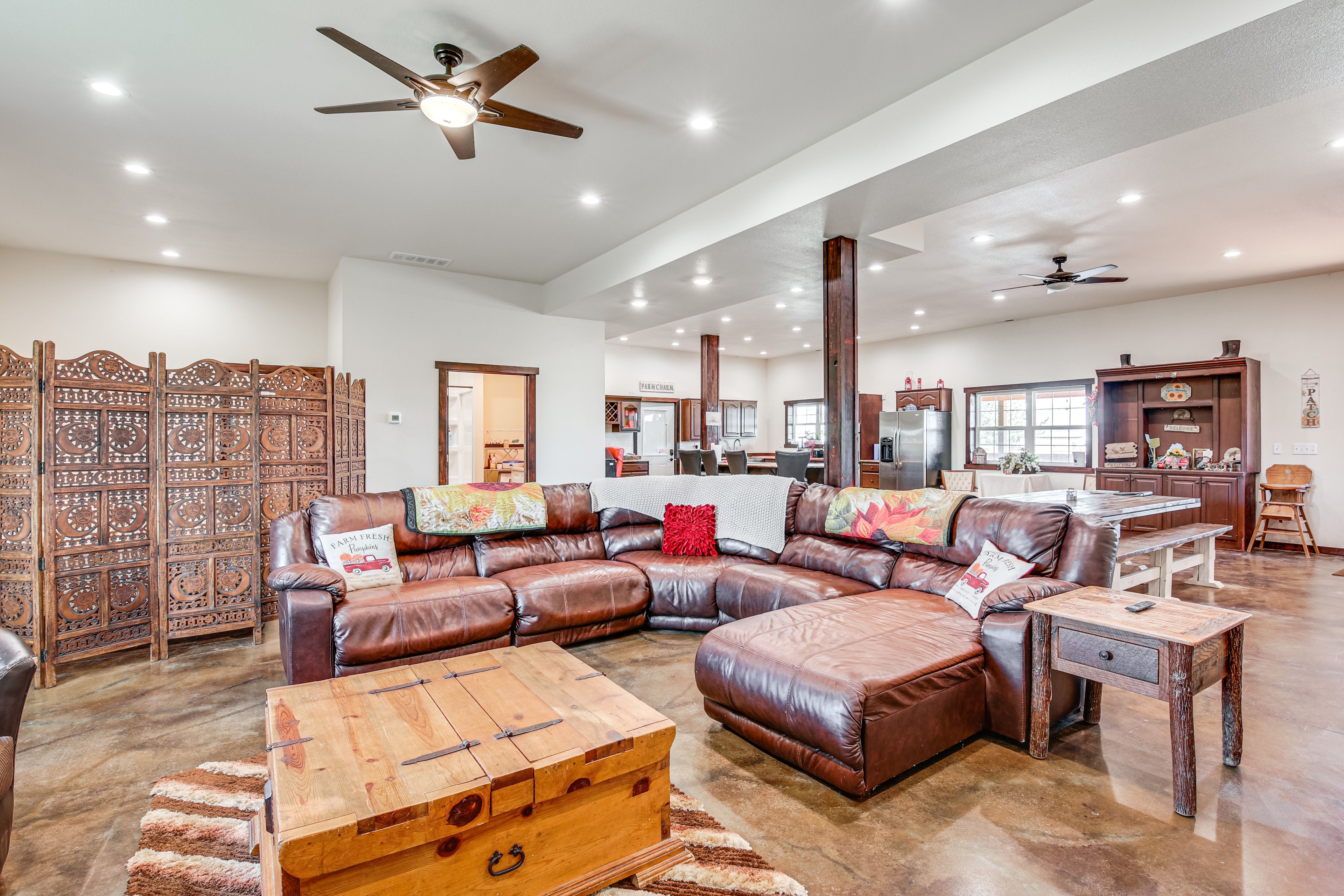 Lingle Vacation Rental | 4BR | 2BA | 4,000 Sq Ft | Stairs Required