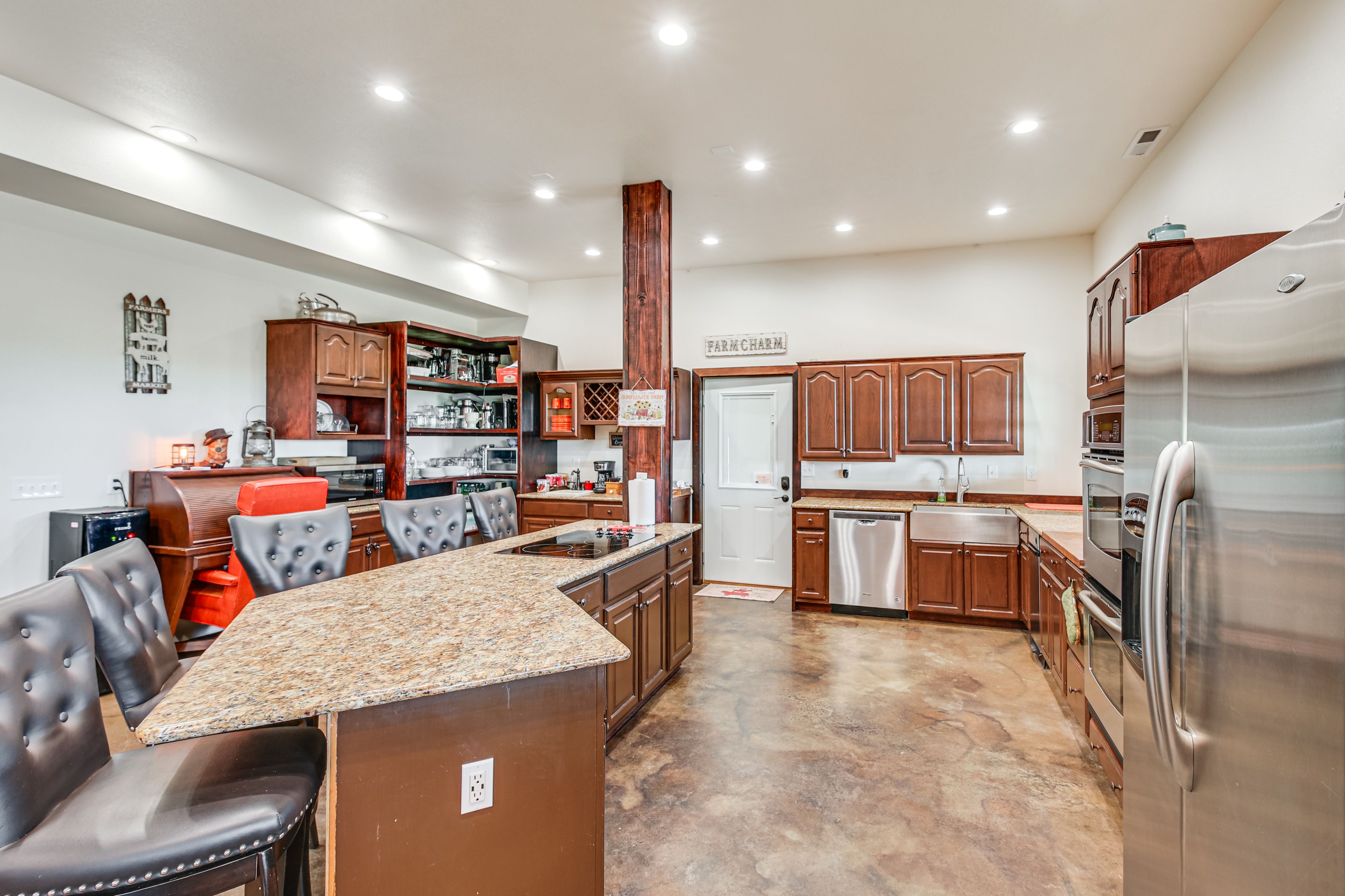 Kitchen | 1st Floor | Blender | Dishwasher