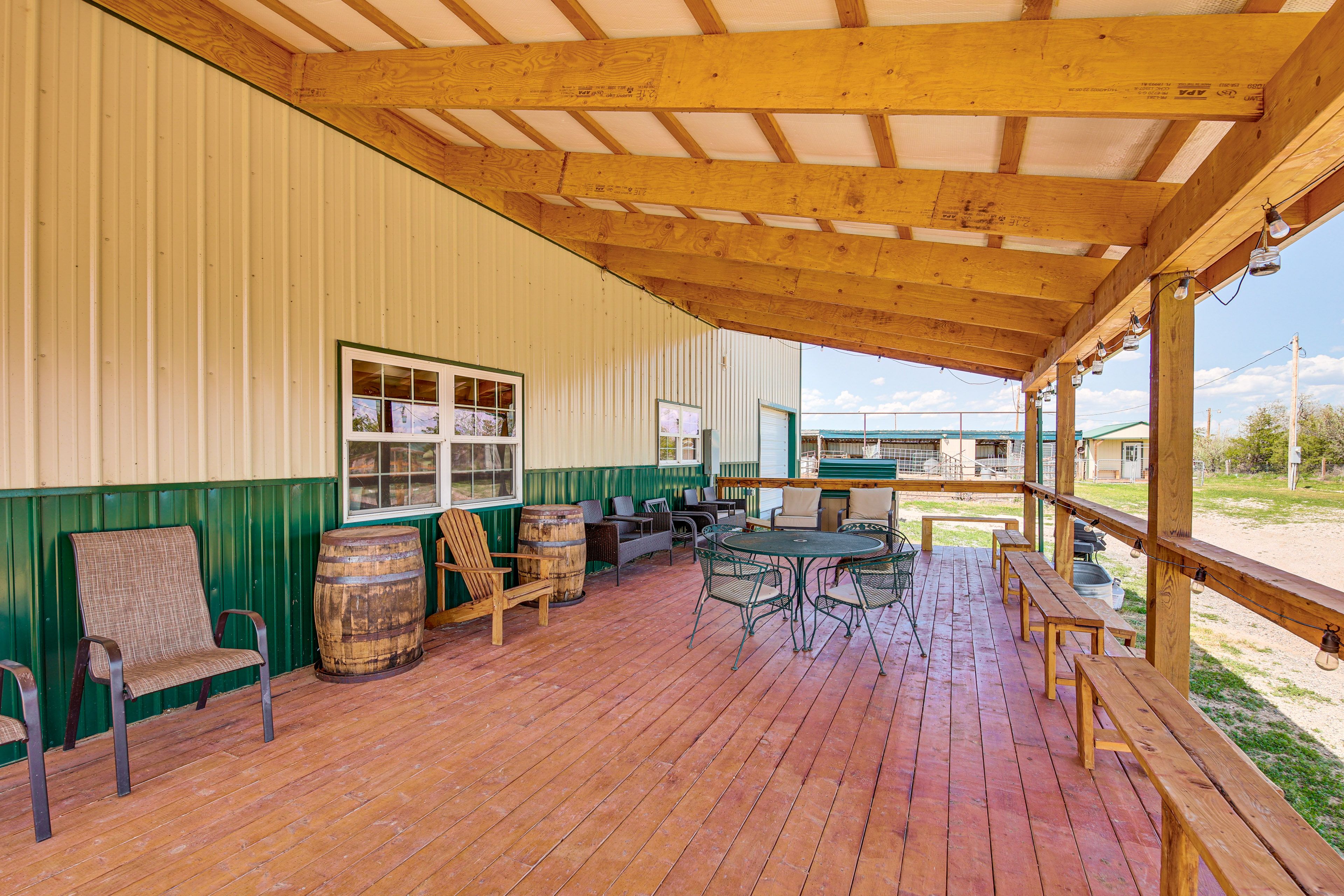 Exterior | Covered Deck | Outdoor Dining Area