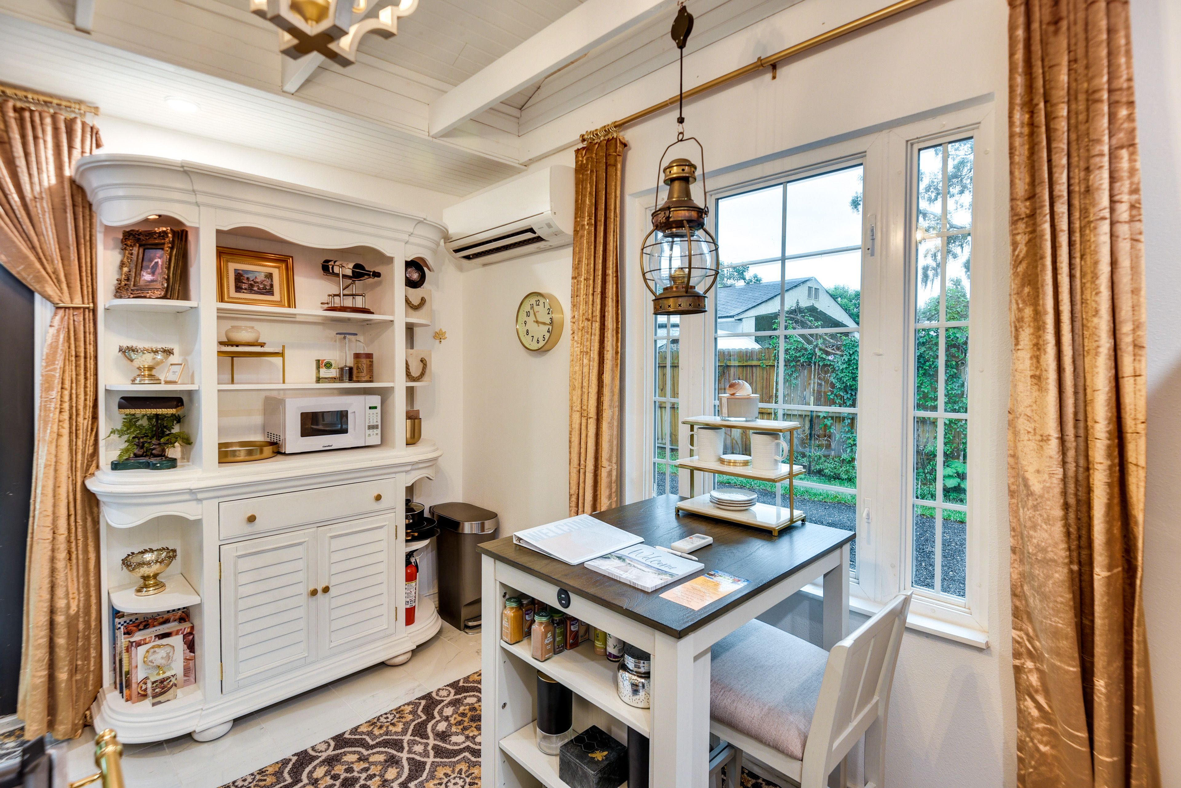 Dining Area | Dishware & Flatware