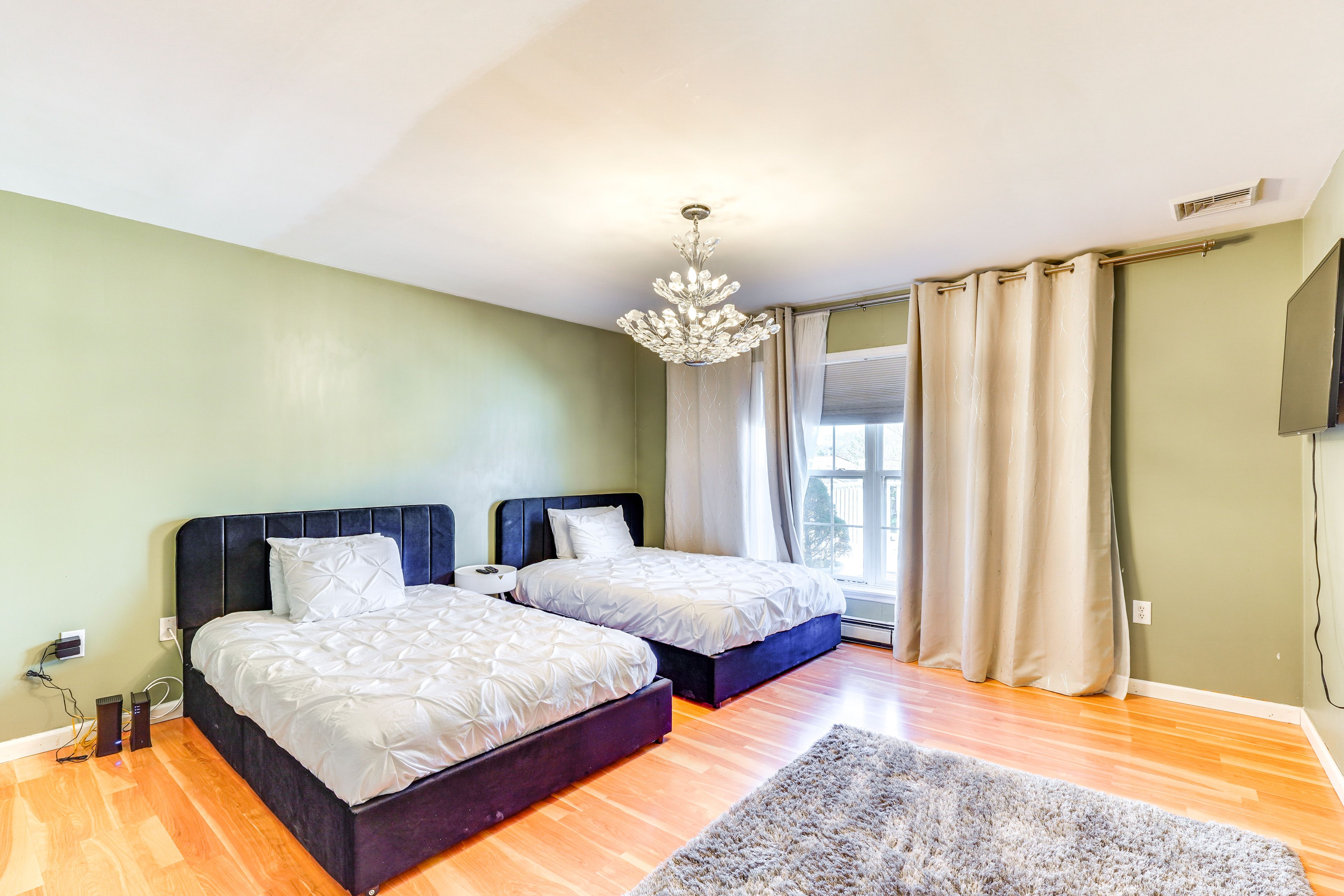 Bedroom 4 | 2 Queen Beds | En-Suite Bathroom