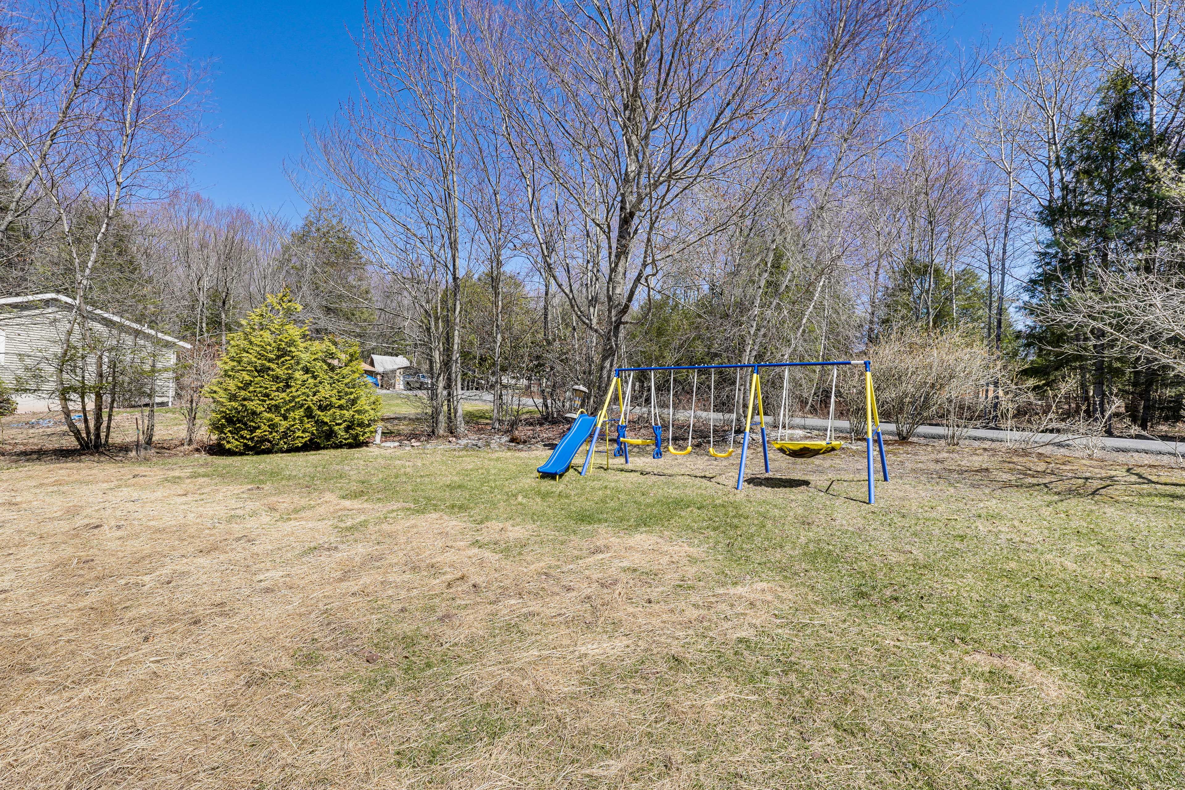 Backyard | Swing Set | Gas Grill
