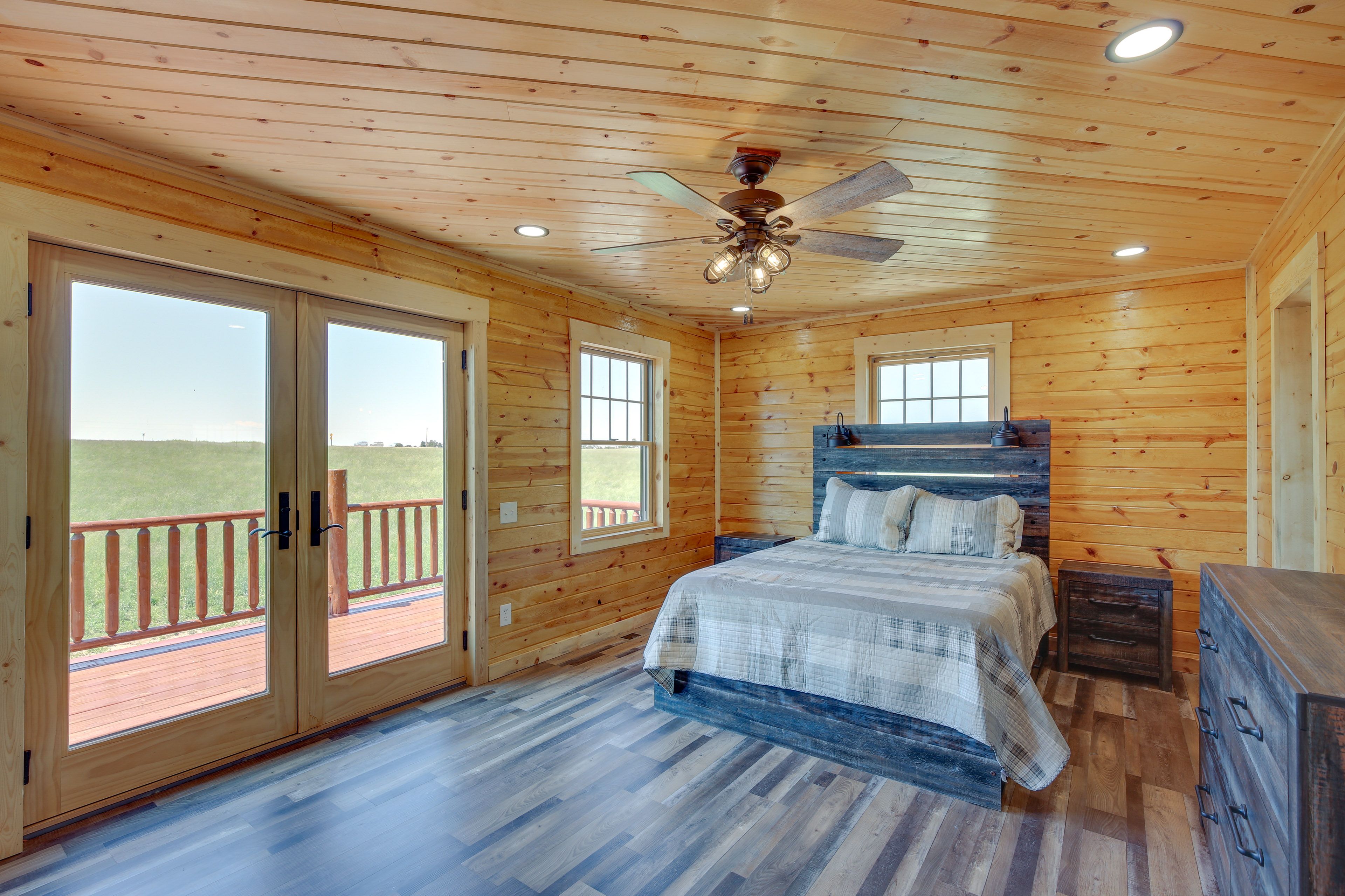 Bedroom Suite | Queen Bed | Ceiling Fan | Access to Balcony