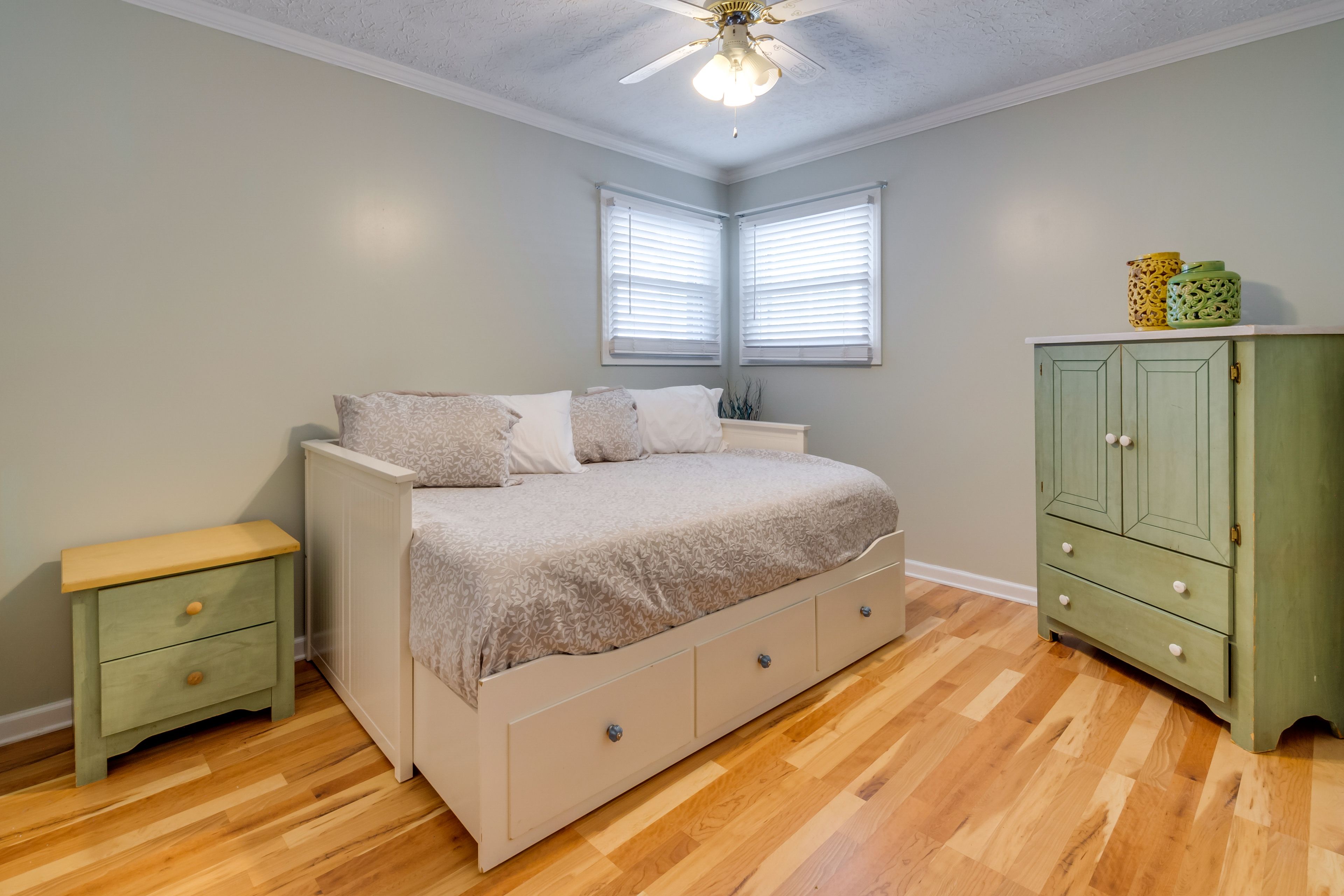 Bedroom 1 | King Bed