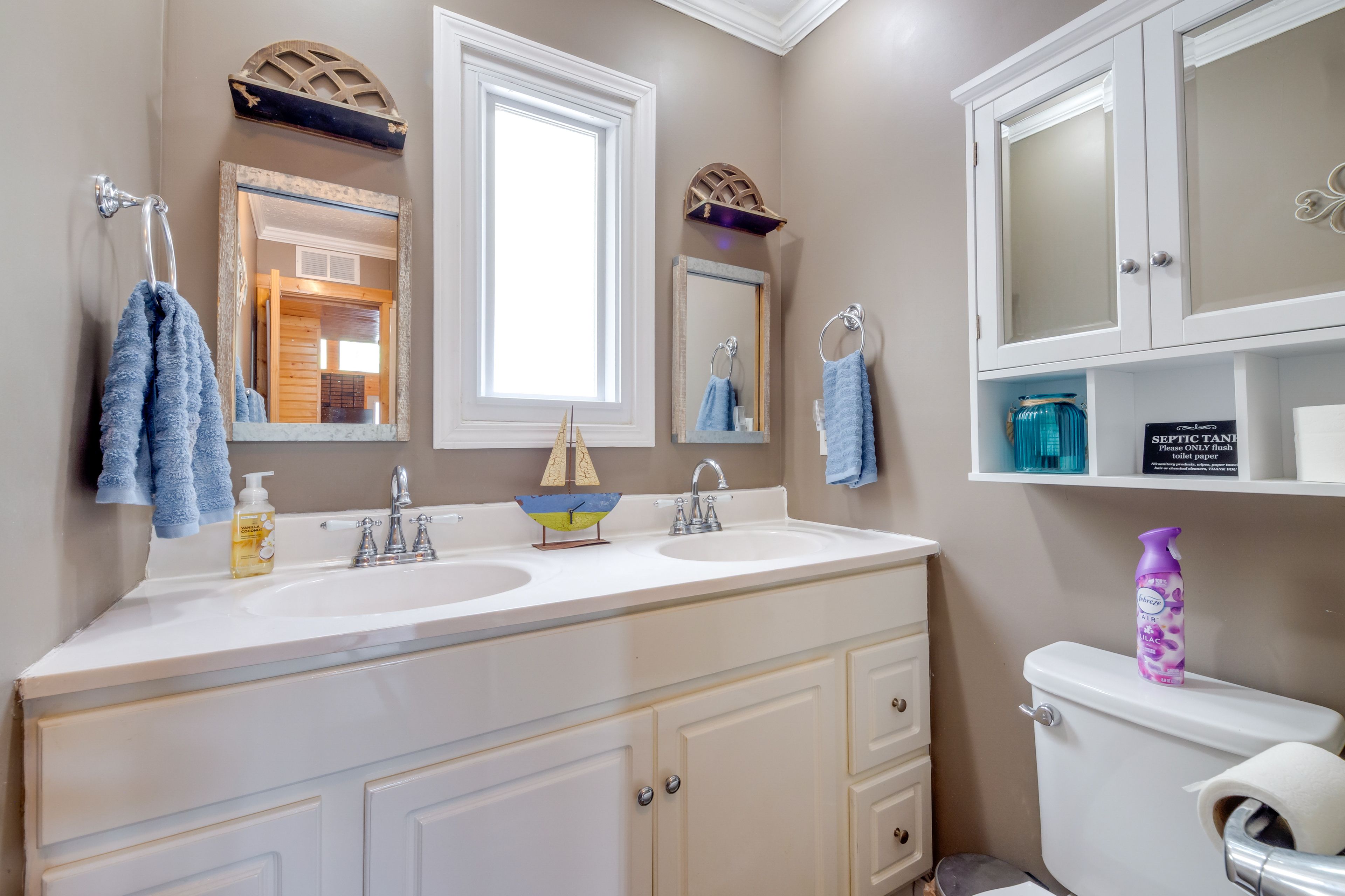 Bathroom | Towels Provided