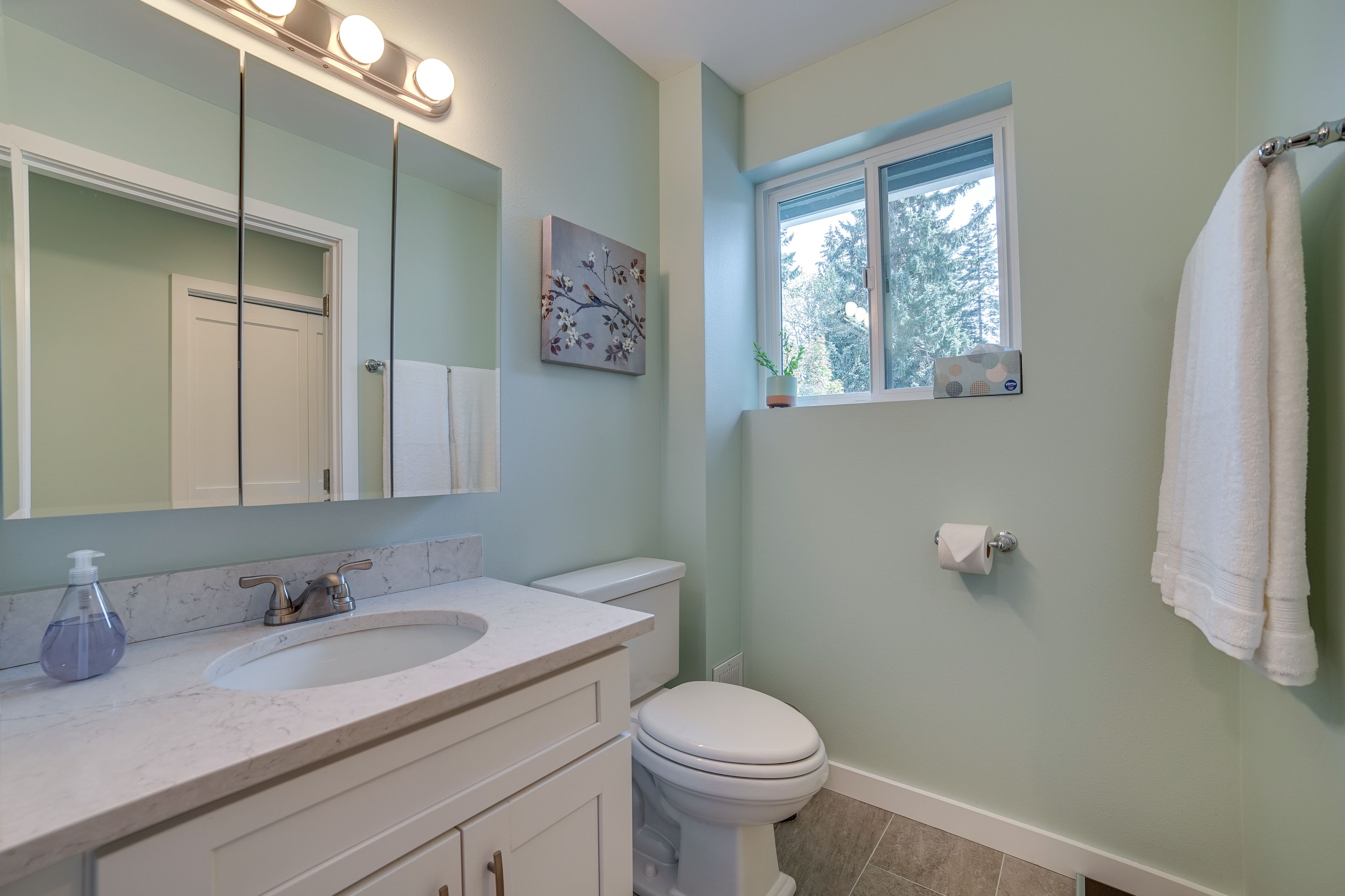 Bathroom | Complimentary Toiletries | Towels Provided