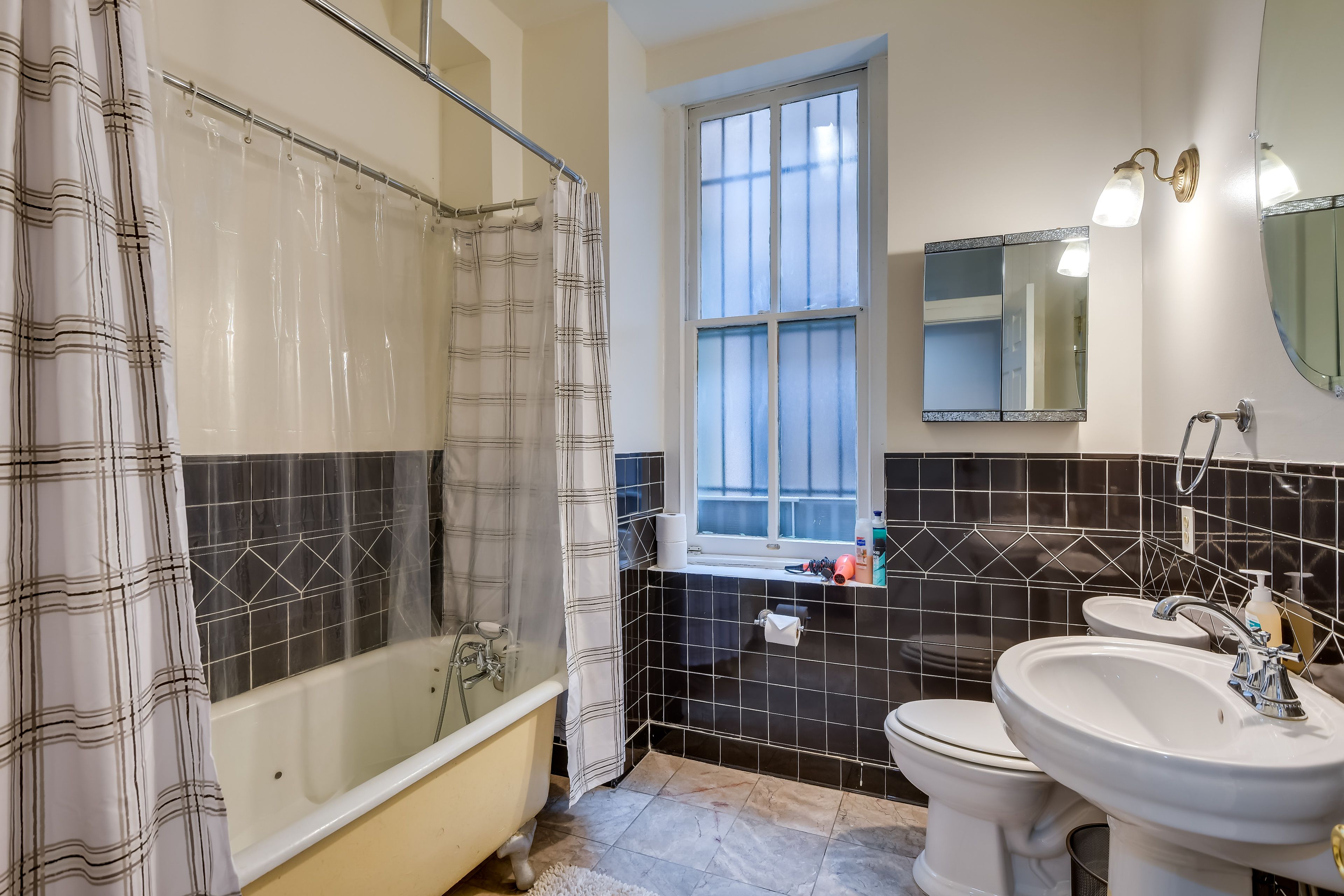 Full Bathroom | 2nd Floor