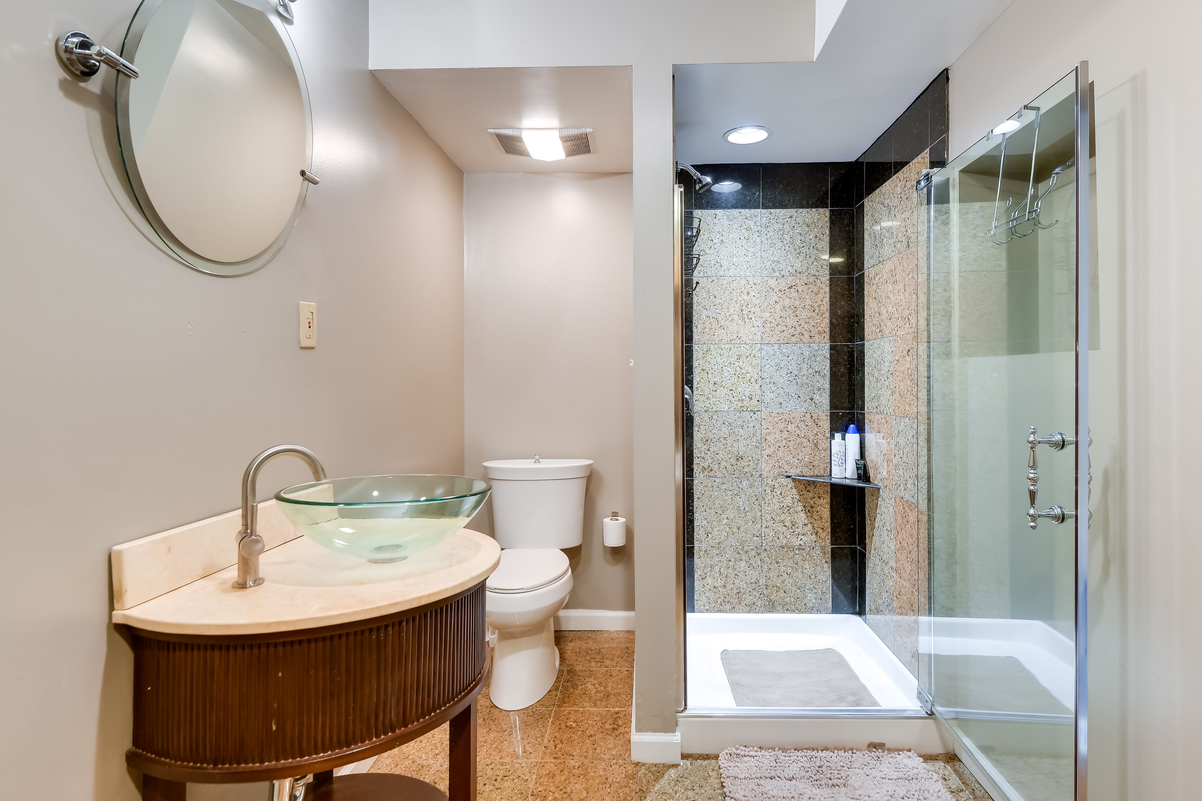 En-Suite Bathroom | 1st Floor | Towels Provided