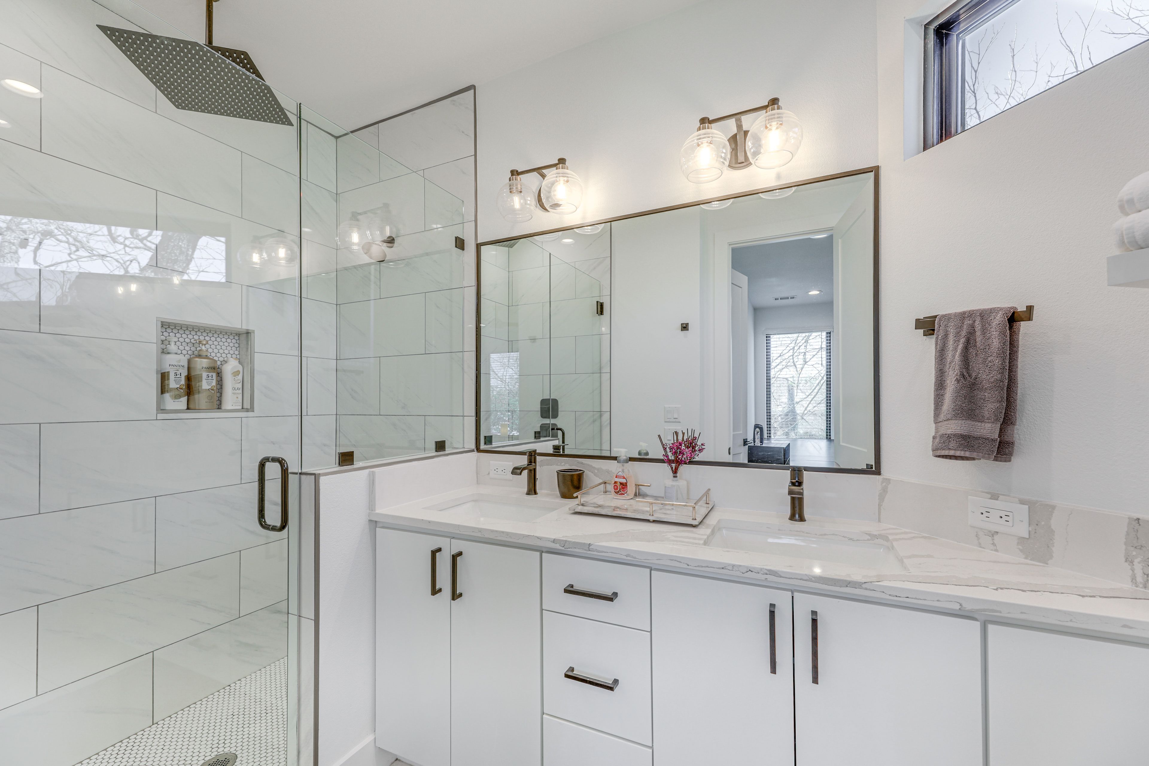 En-Suite Bathroom | 2nd Floor