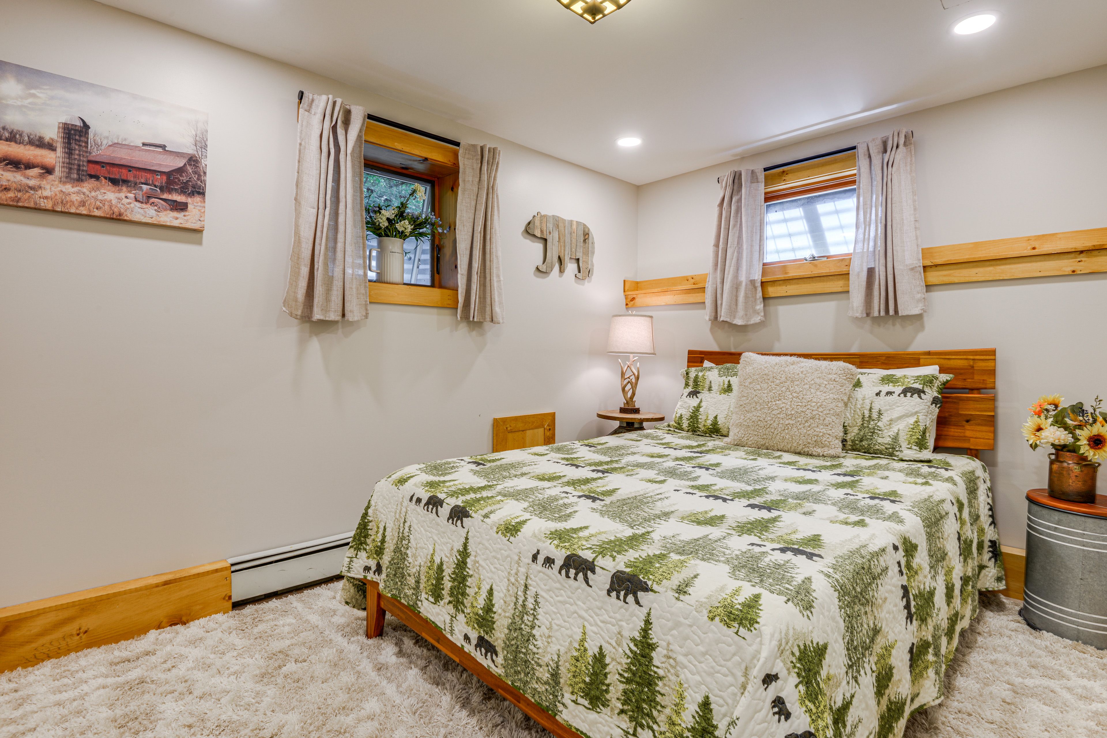 Bedroom 3 | Queen Bed