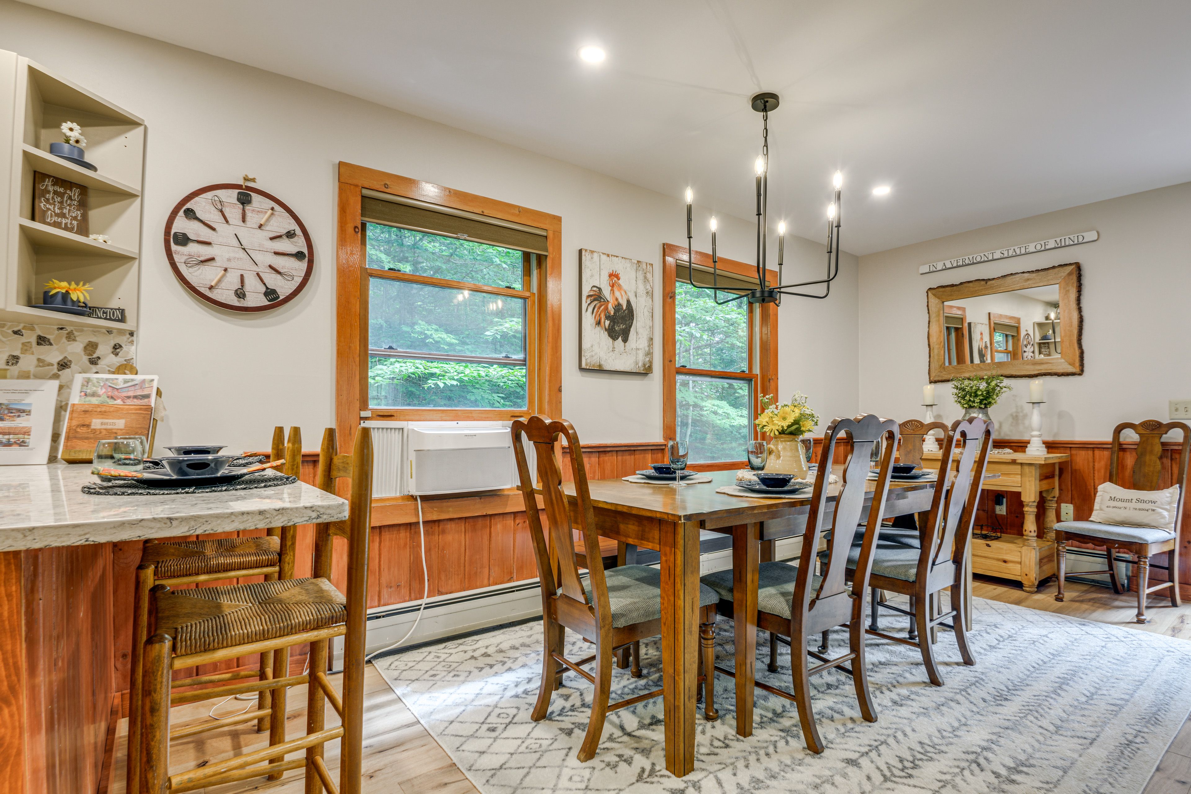 Dining Room | Dishware/Flatware Provided