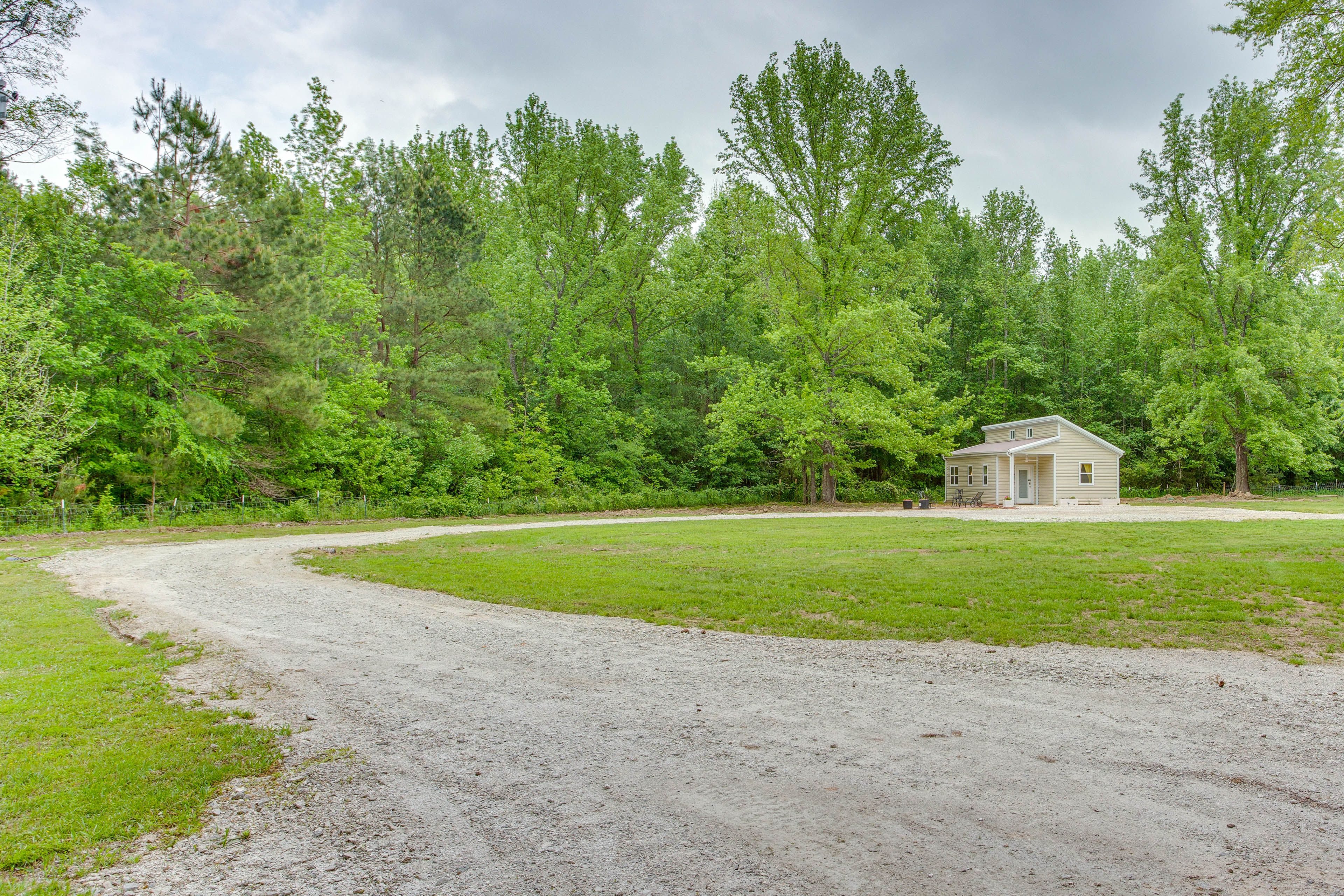 Parking | Driveway (4 Vehicles) | RV/Trailer Parking