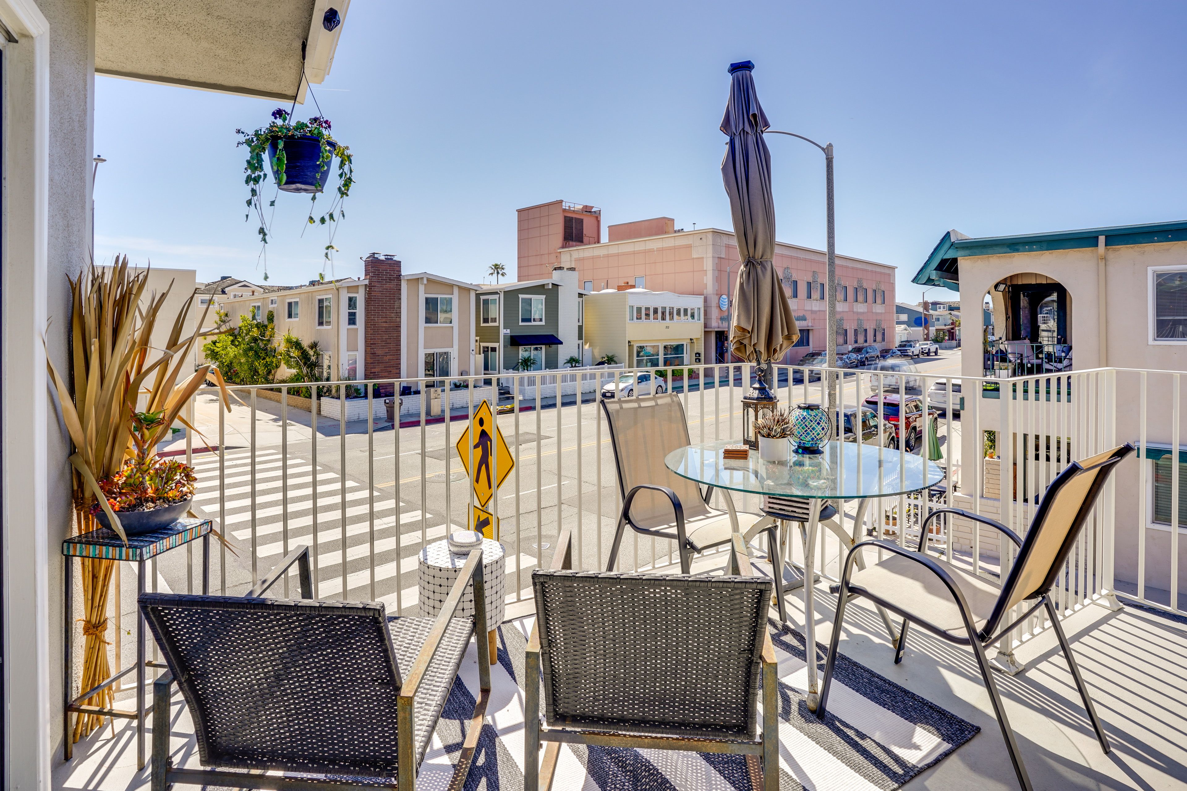 Private Balcony | Dining Area | Gas Grill