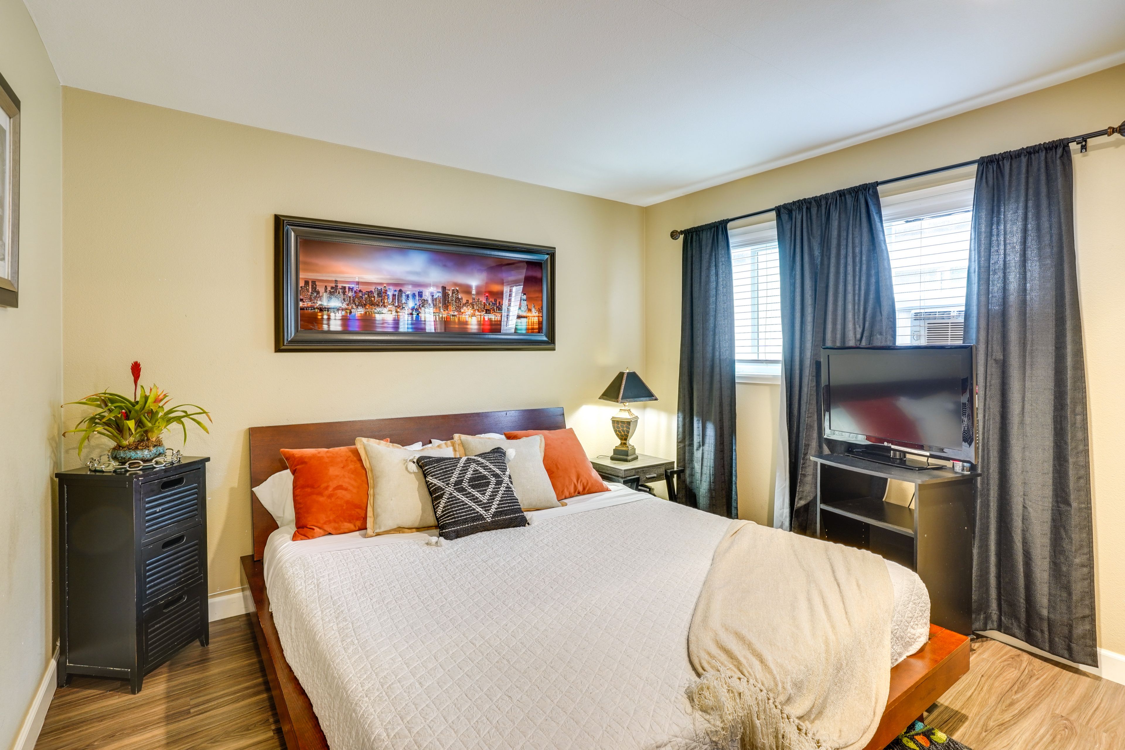 Bedroom 2 | Queen Bed | Towels Provided