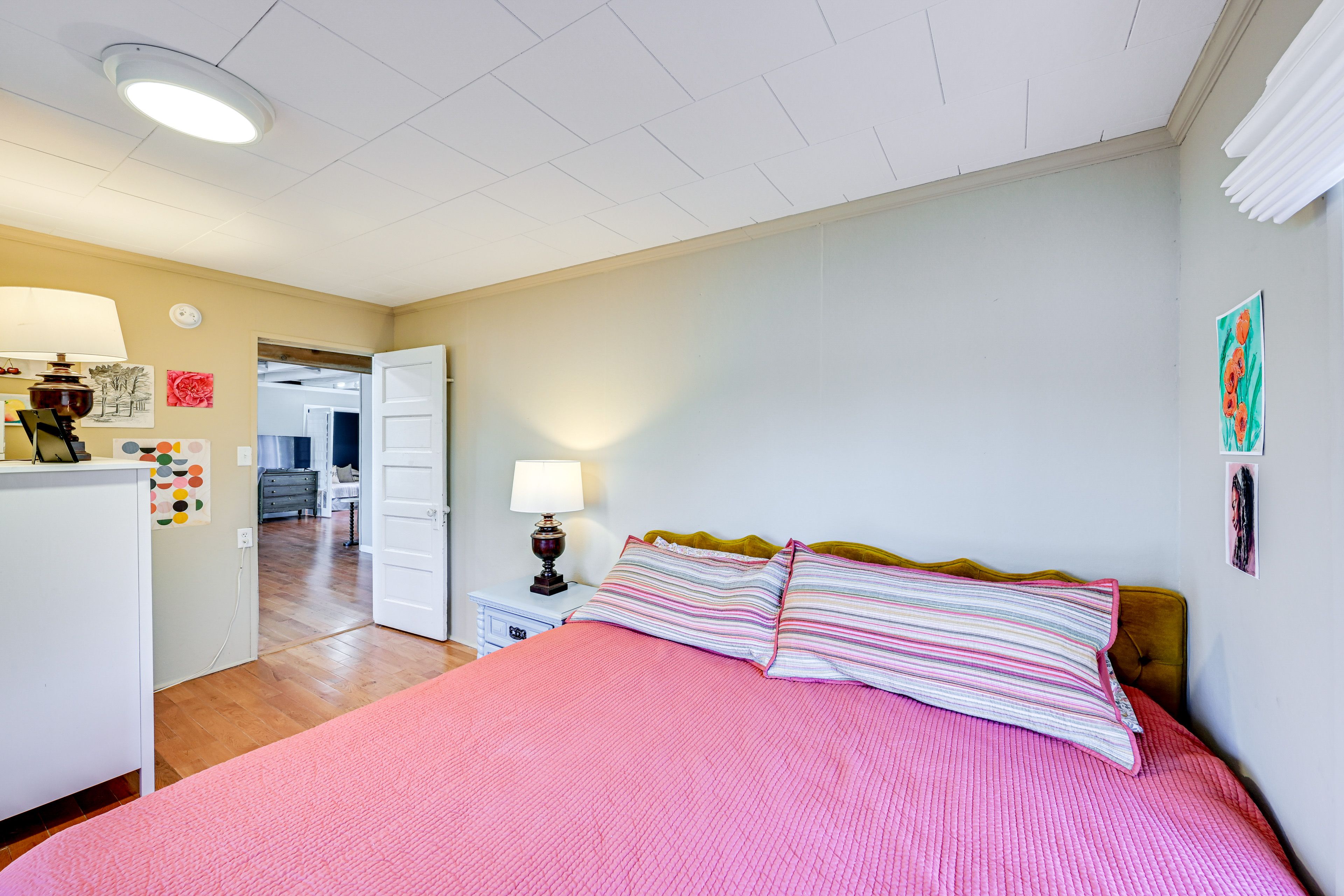 Bedroom 2 | 1st Floor | King Bed