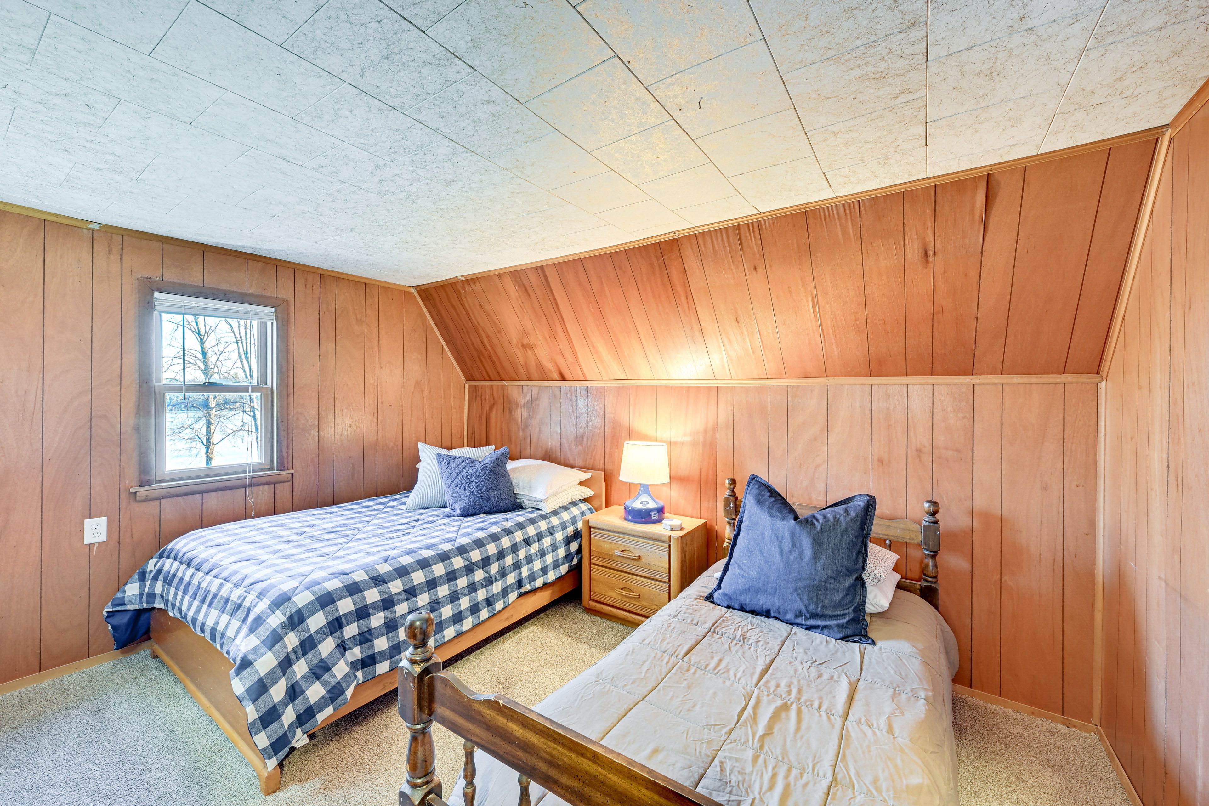 Bedroom 3 | 2nd Floor | Full Bed | Twin Bed | Smart TV