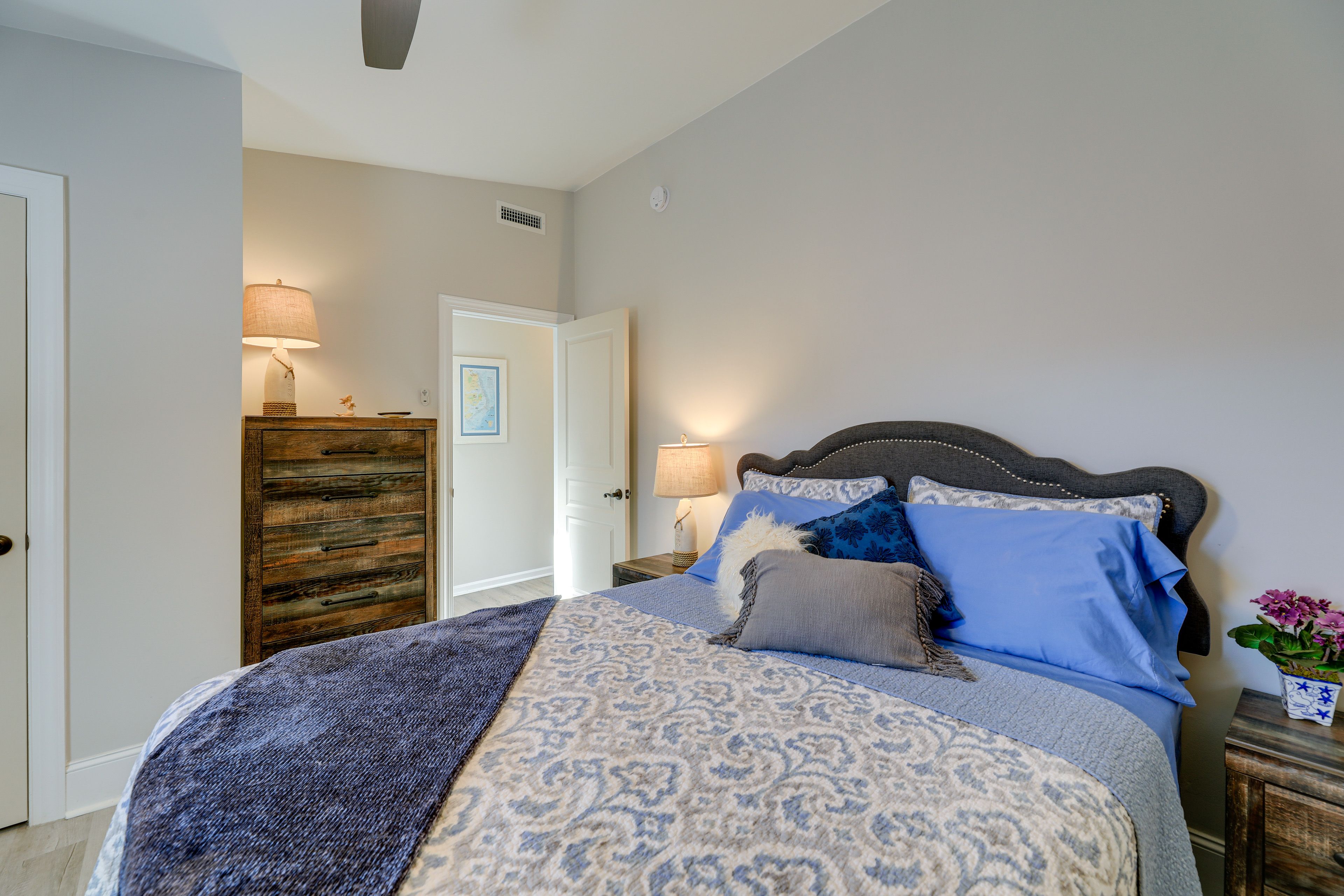 Bedroom 2 | Main Level | Queen Bed | Smart TV