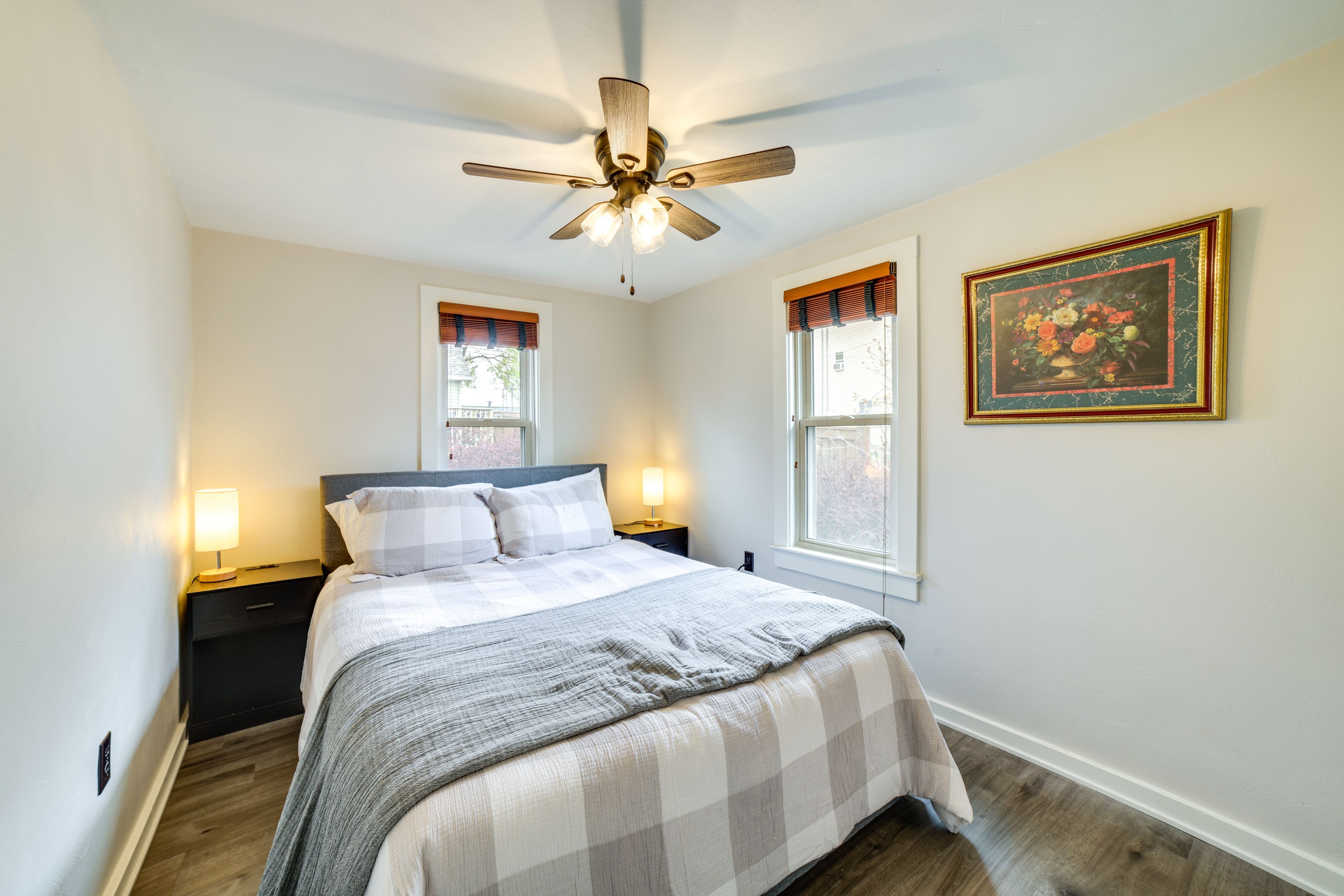 Bedroom 2 | Queen Bed