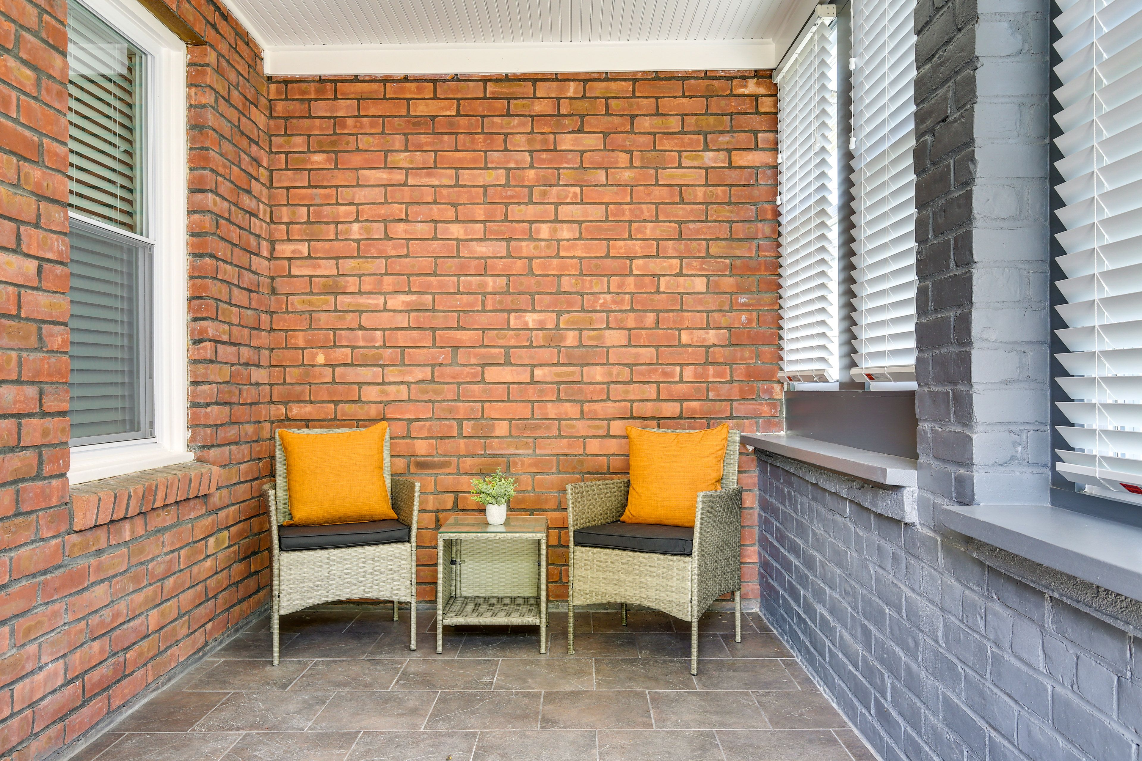 Patio | Outdoor Seating