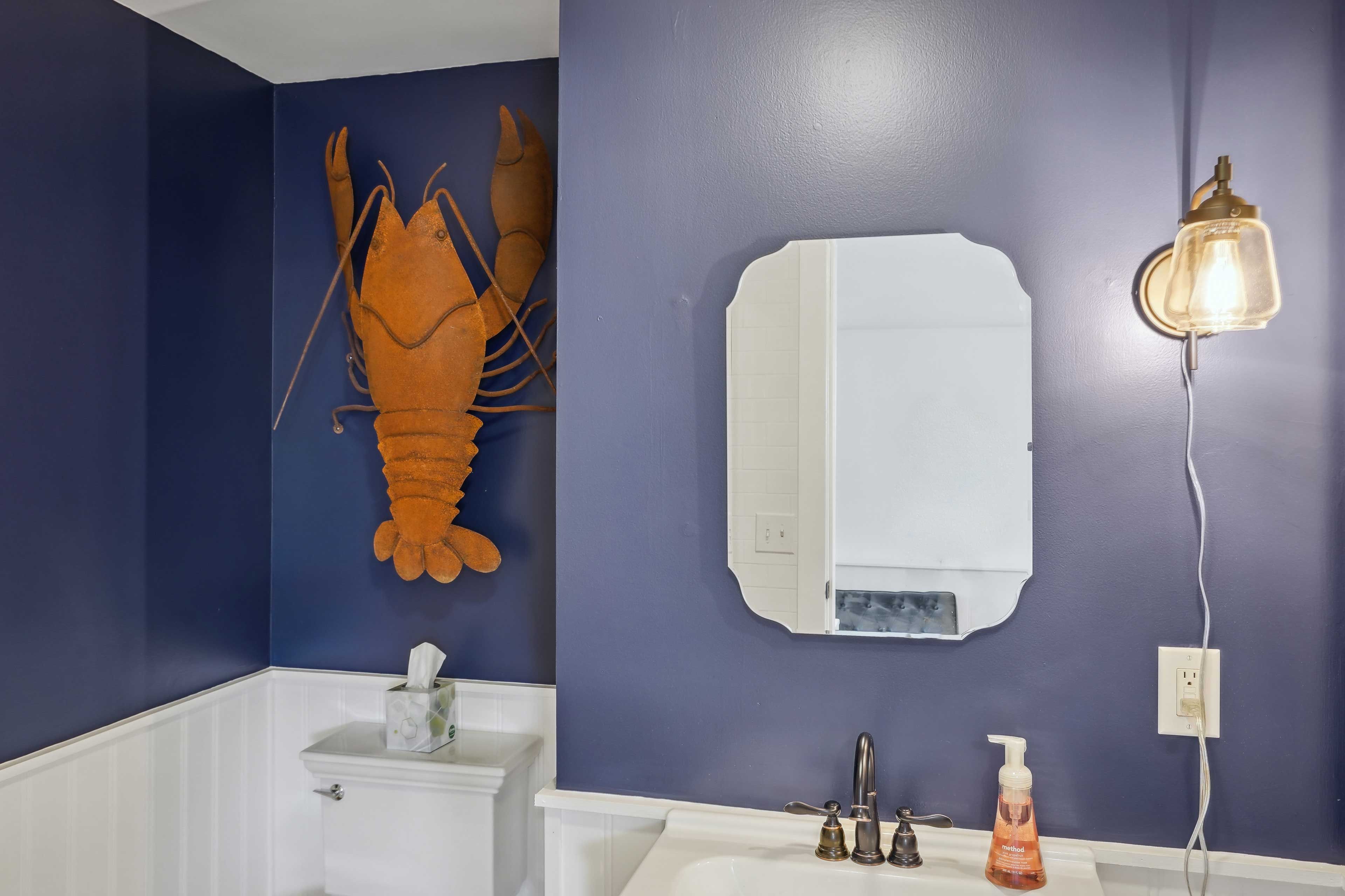 Full Bathroom | Complimentary Toiletries | Towels Provided