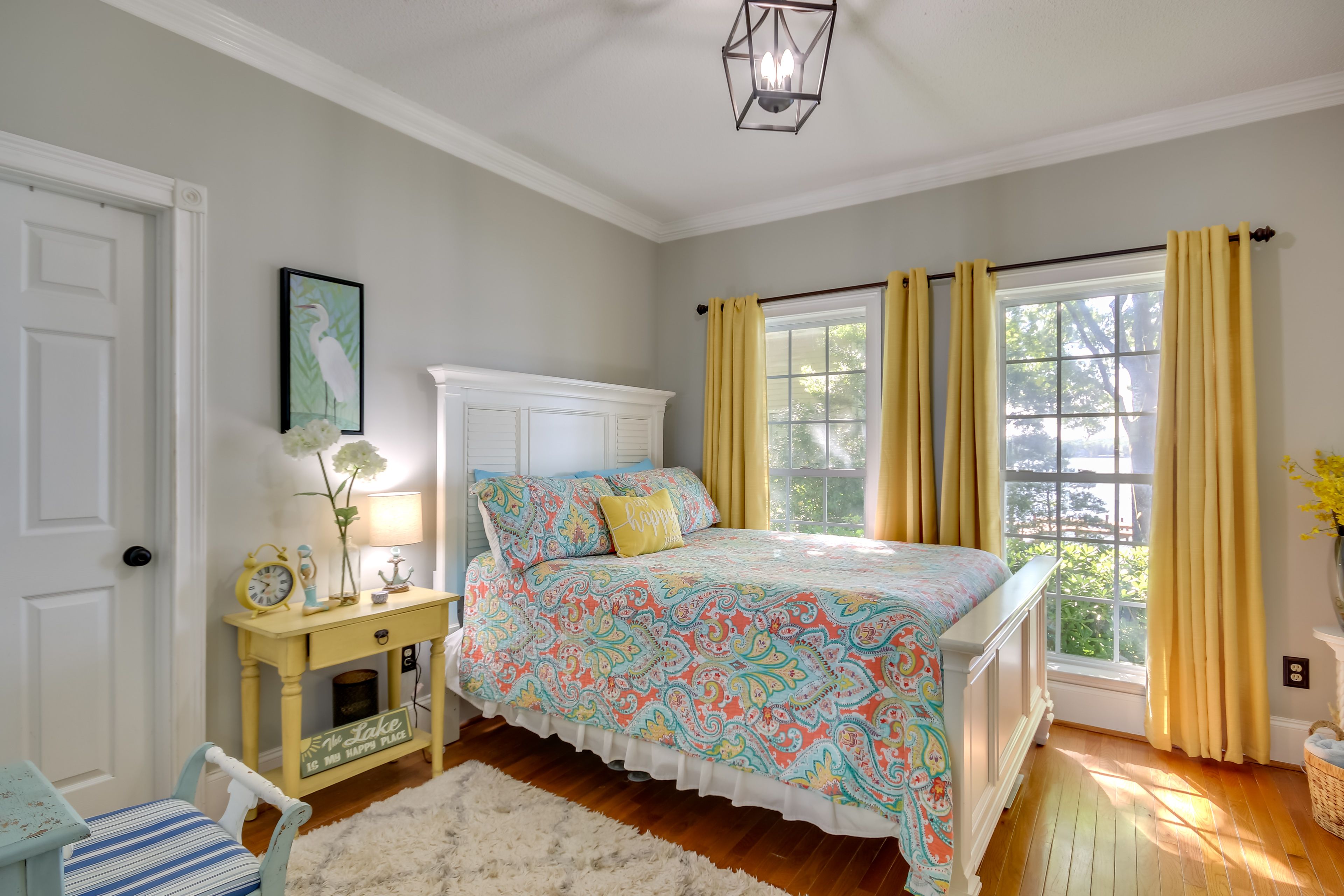 Bedroom 1 | Queen Bed