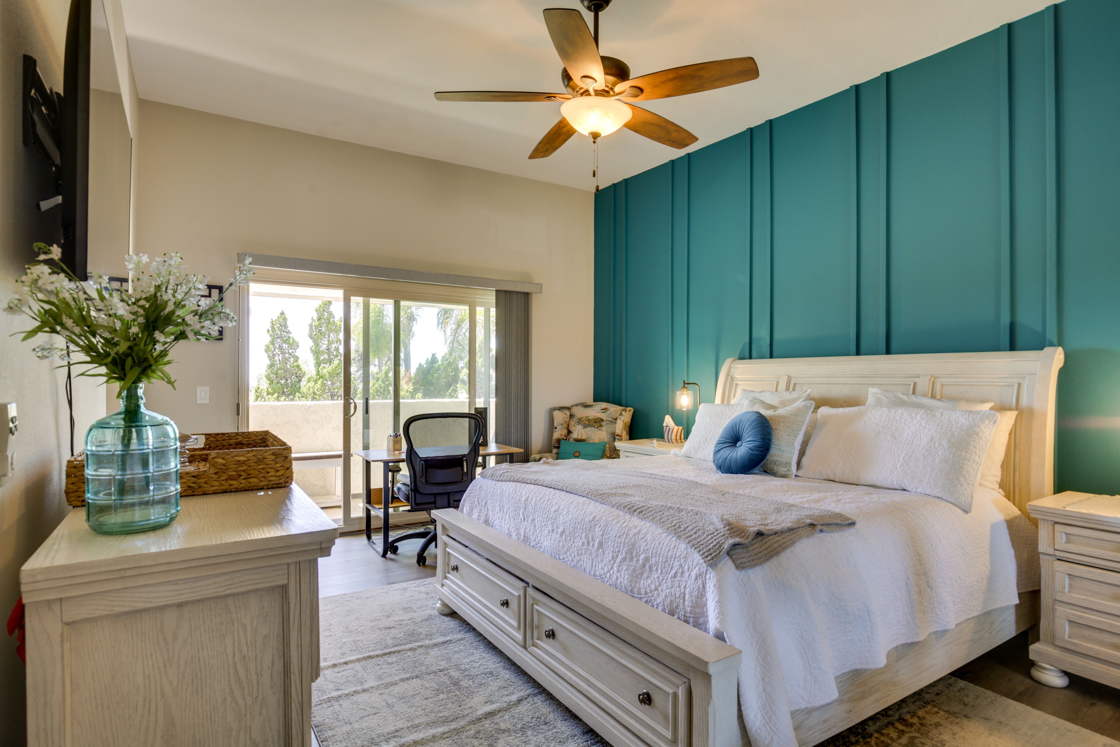 Bedroom Suite | Keyless Entry