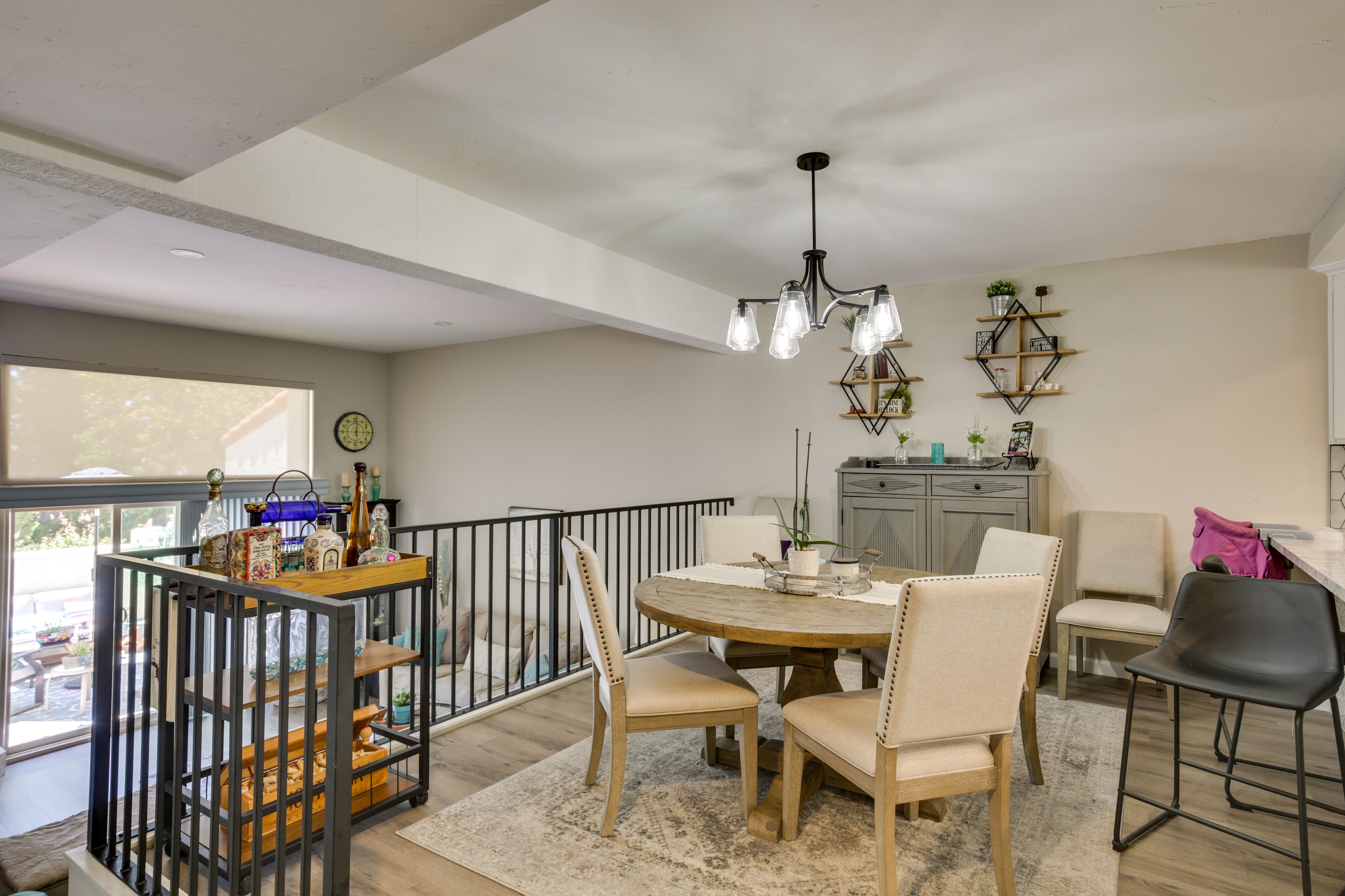 Dining Area | Dishware & Flatware Provided | Breakfast Bar