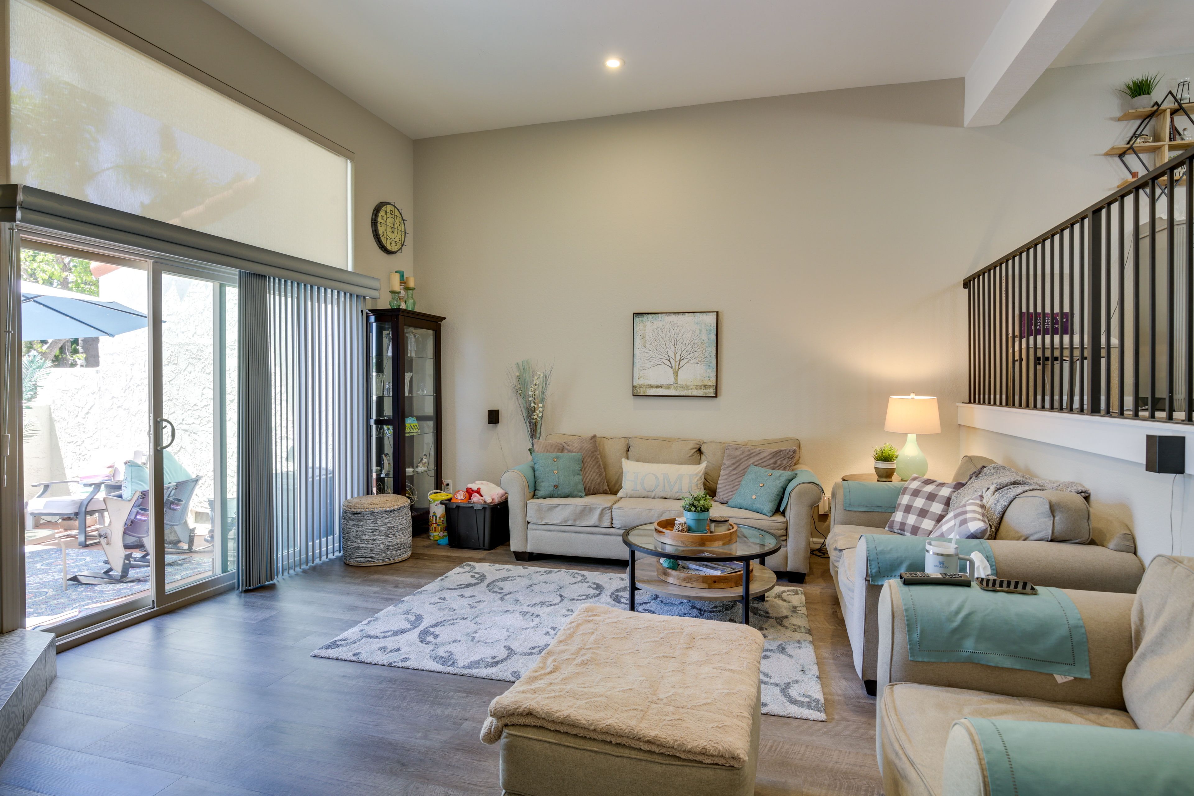 Living Room | Smart TV