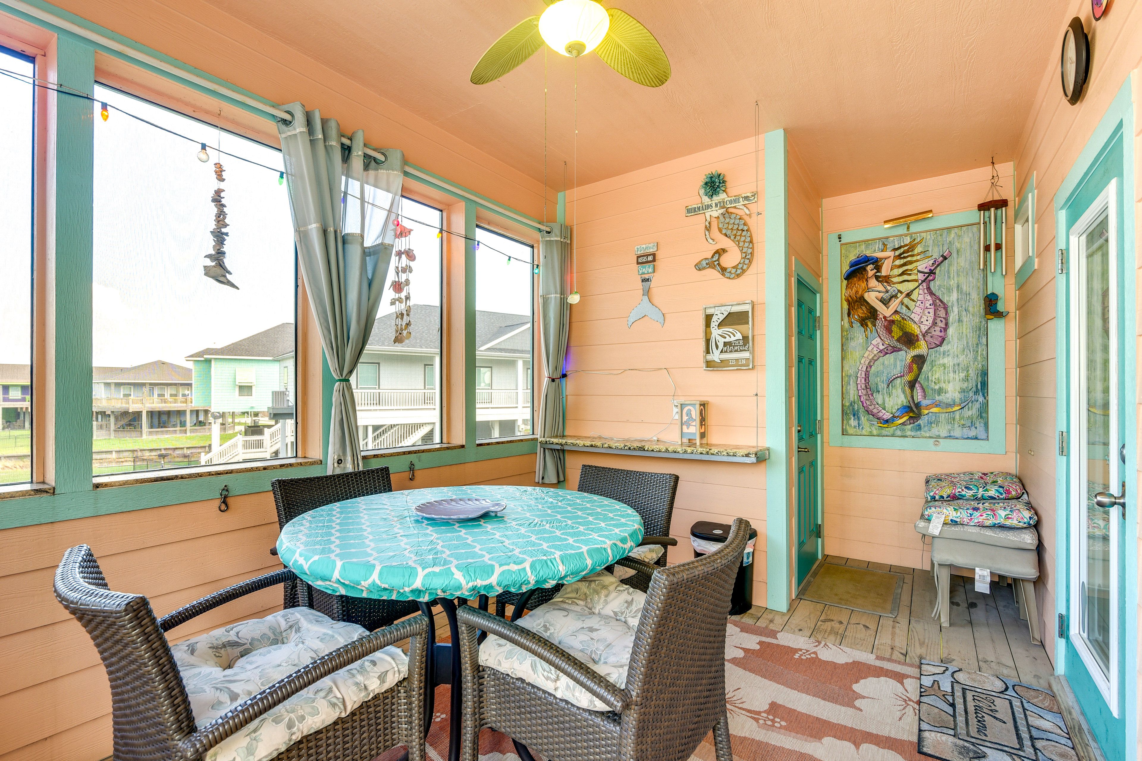 Screened Porch | Main Level | Dining Area